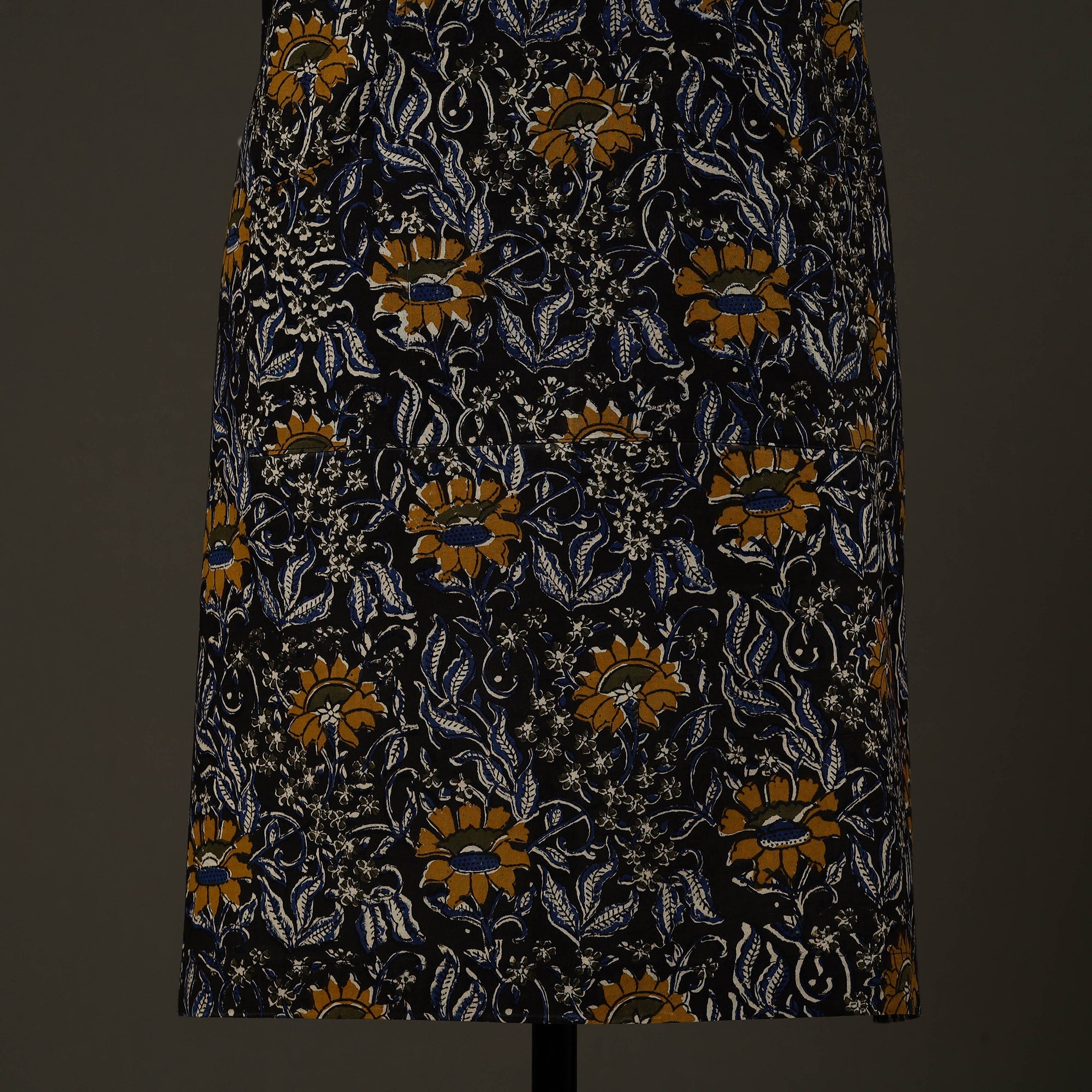 JALPARI Black - Bagru Block Print Cotton Apron with Pocket 24 - view 2