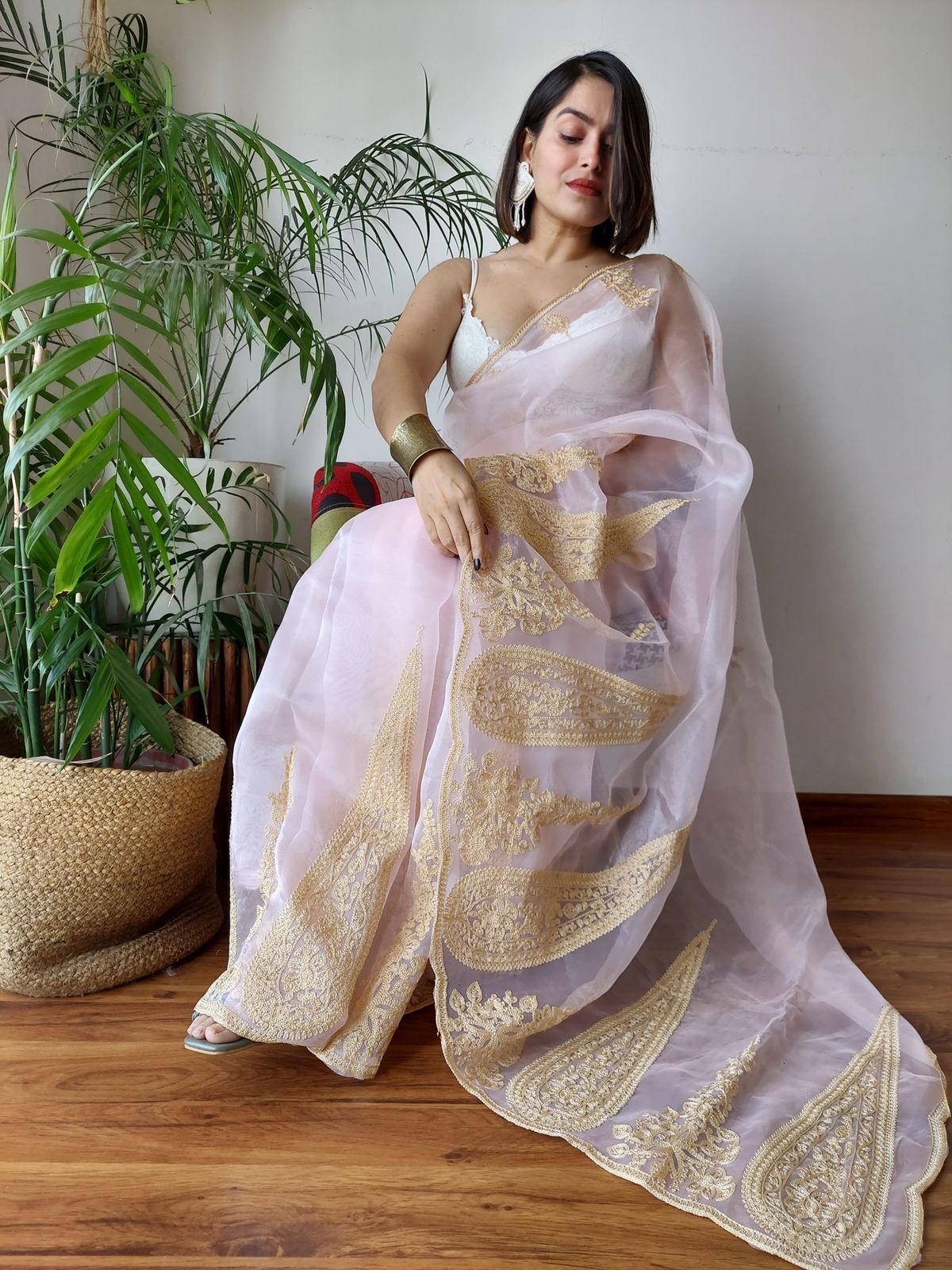 ClothsVilla Baby Pink Semi-Pure Organza Saree with Exquisite Lucknowi Work & Matching Blouse - view 5