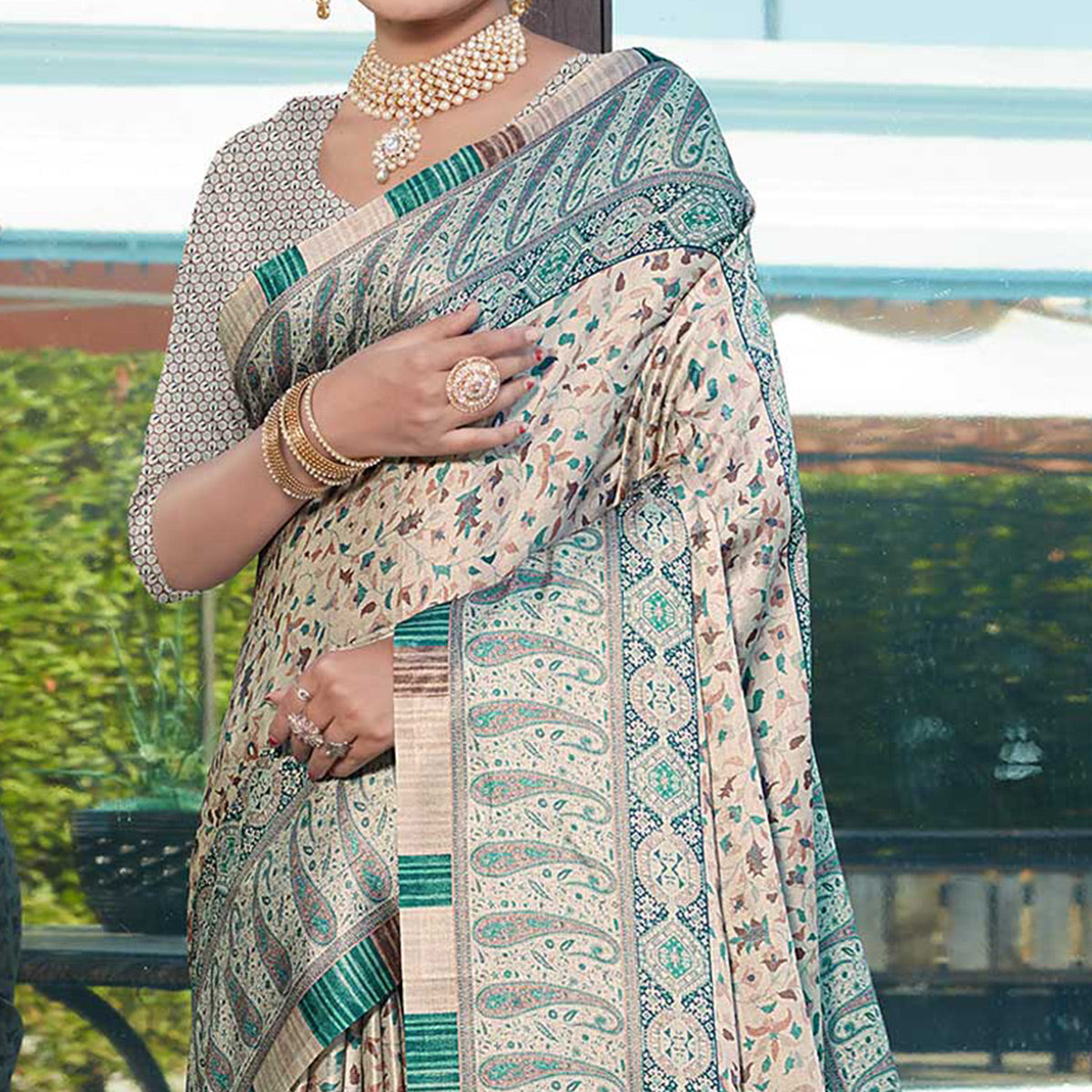 Peachmode Cream Digital Printed Pashmina Saree - view 3