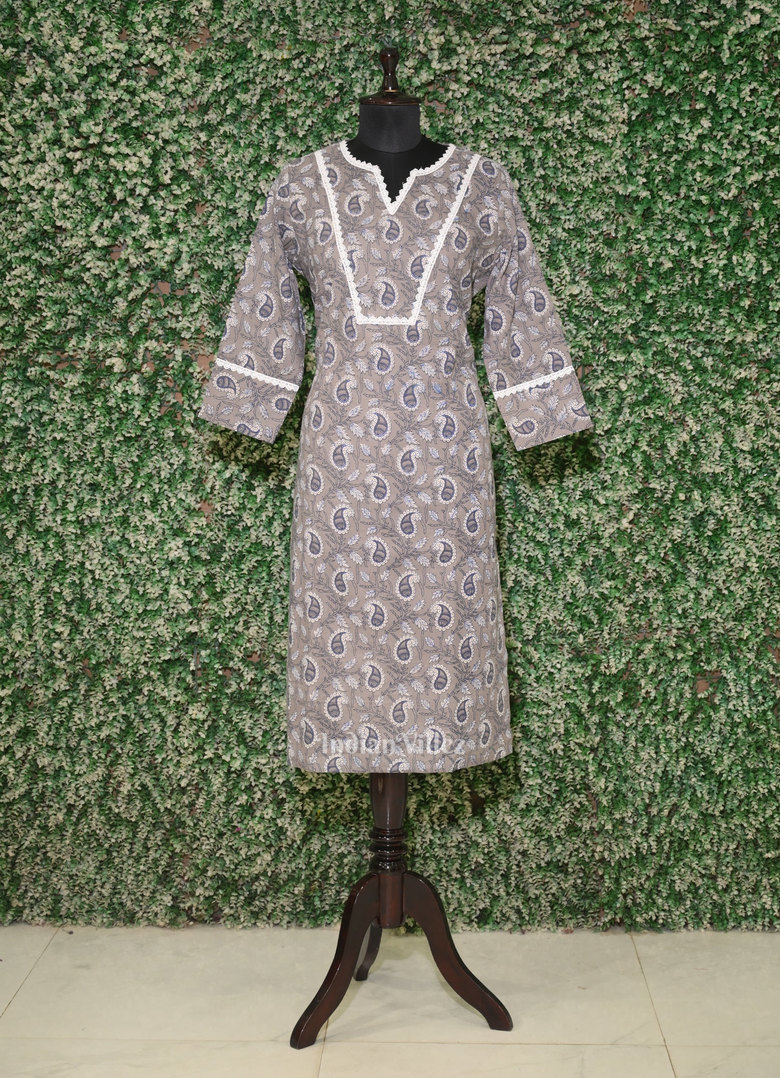 IndianVillèz Gray Cotton Block Printed Kurti for Women