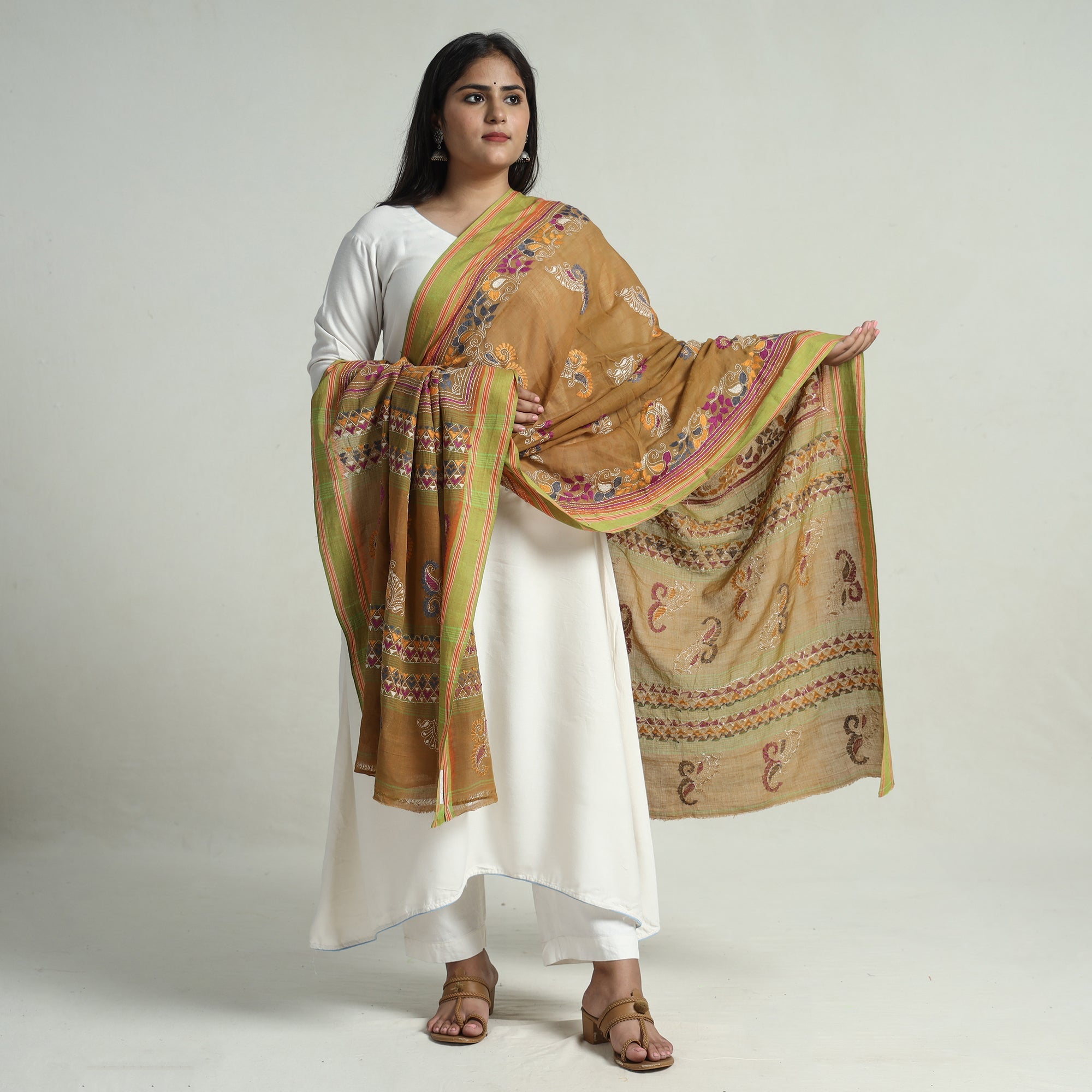 KHUSHBASH - HAPPY LOOM OF EAST Brown - Bengal Kantha Embroidery Cotton Handloom Dupatta 120 - view 2