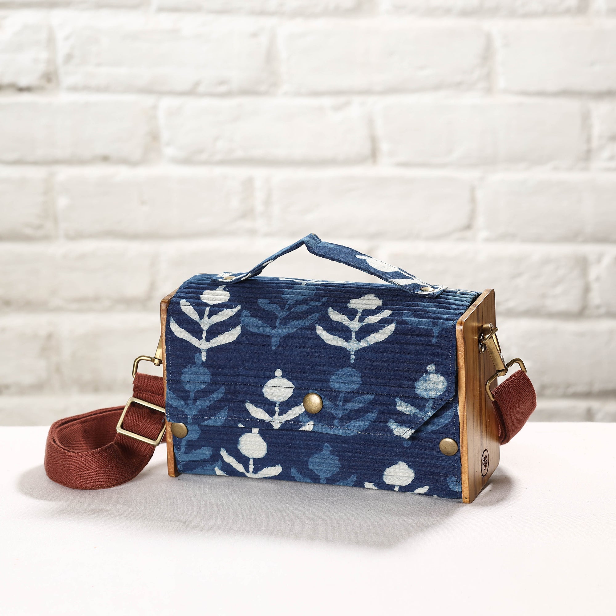 LUKKA CHUPPI Blue - DIY Box Sling Bag / Clutch with Changeable Sleeve - view 4