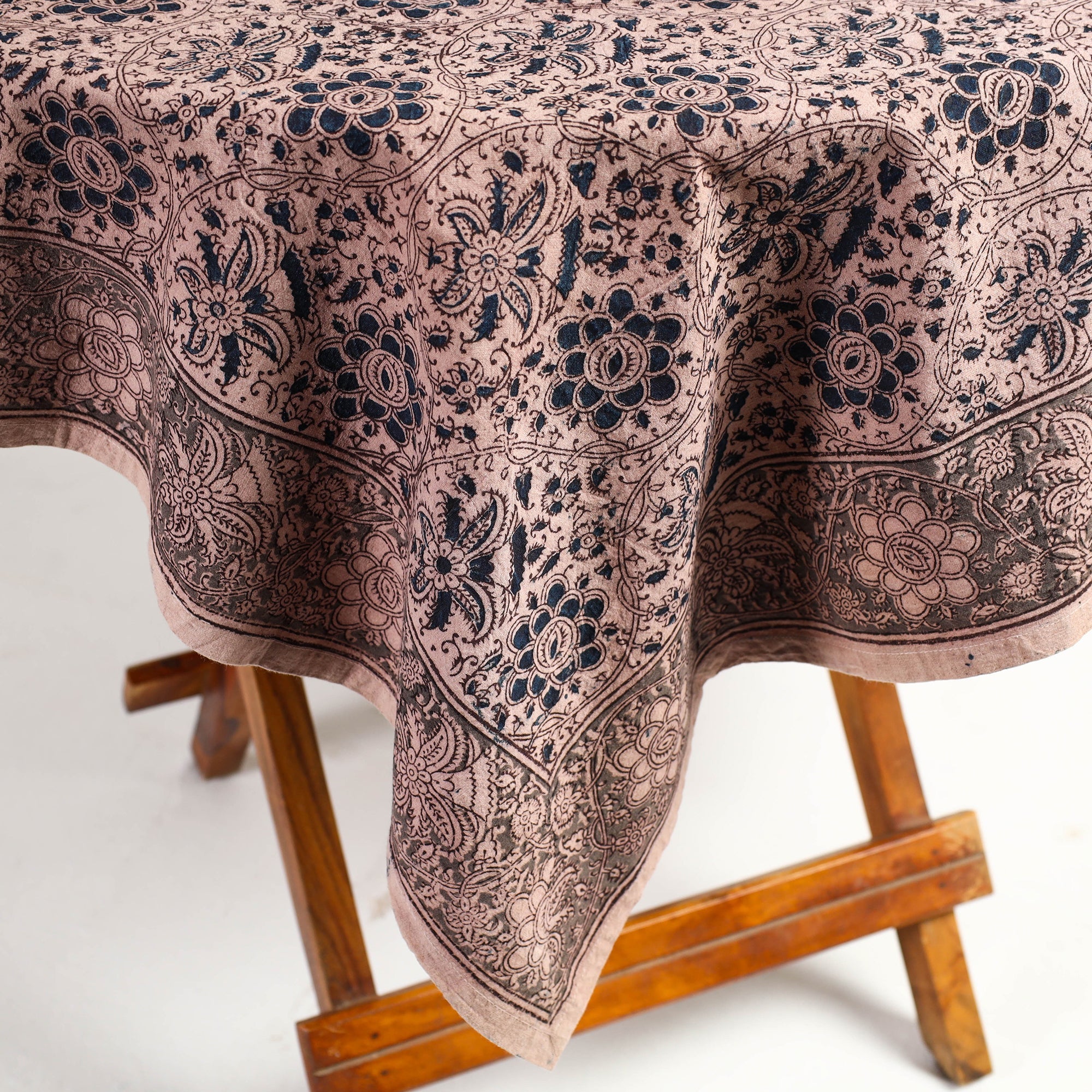 PITCHUKA SRINIVAS KALAMKARI PEDANA Beige - Original Pedana Kalamkari Block Printed Cotton Table Cover (46 x 43 in) - view 2