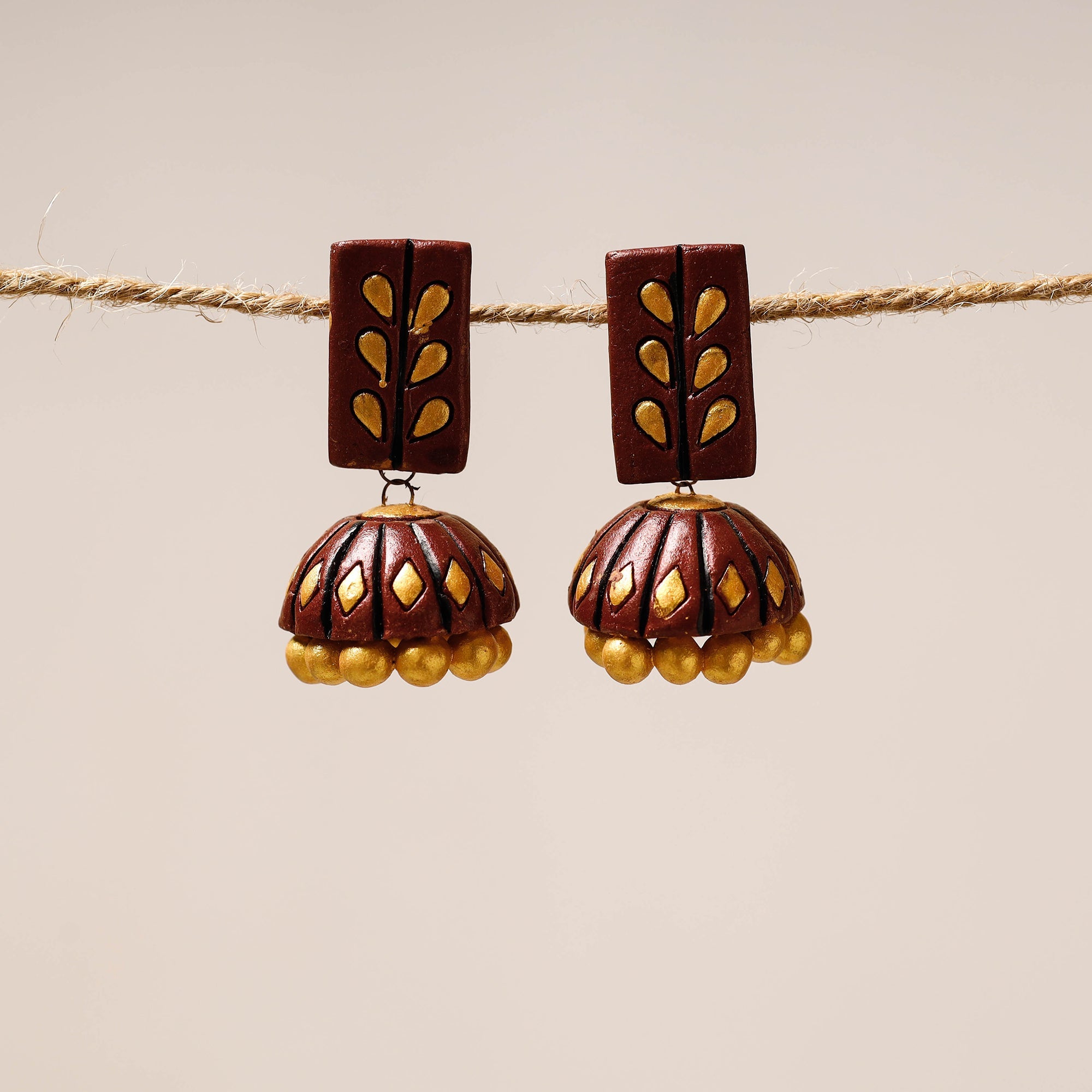 KHUSHBASH - HAPPY LOOM OF EAST Bishnupur Handpainted Terracotta Jhumki Earrings 08