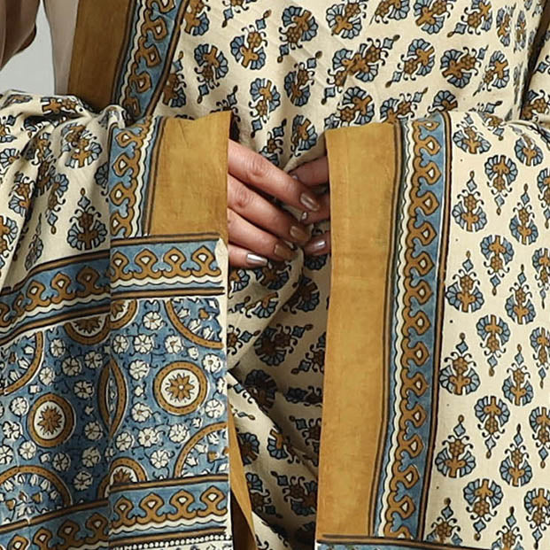 AJRAKH BY SUFIYAN ISMAIL KHATRI Beige - Hand Block Printed Cotton Ajrakh Dupatta 05 - view 4