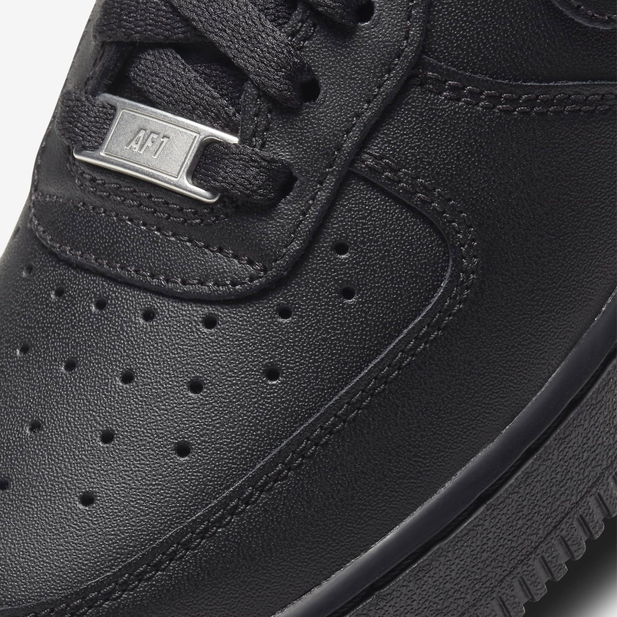 Nike | Air Force 1 '07 { Black/black/black - view 4