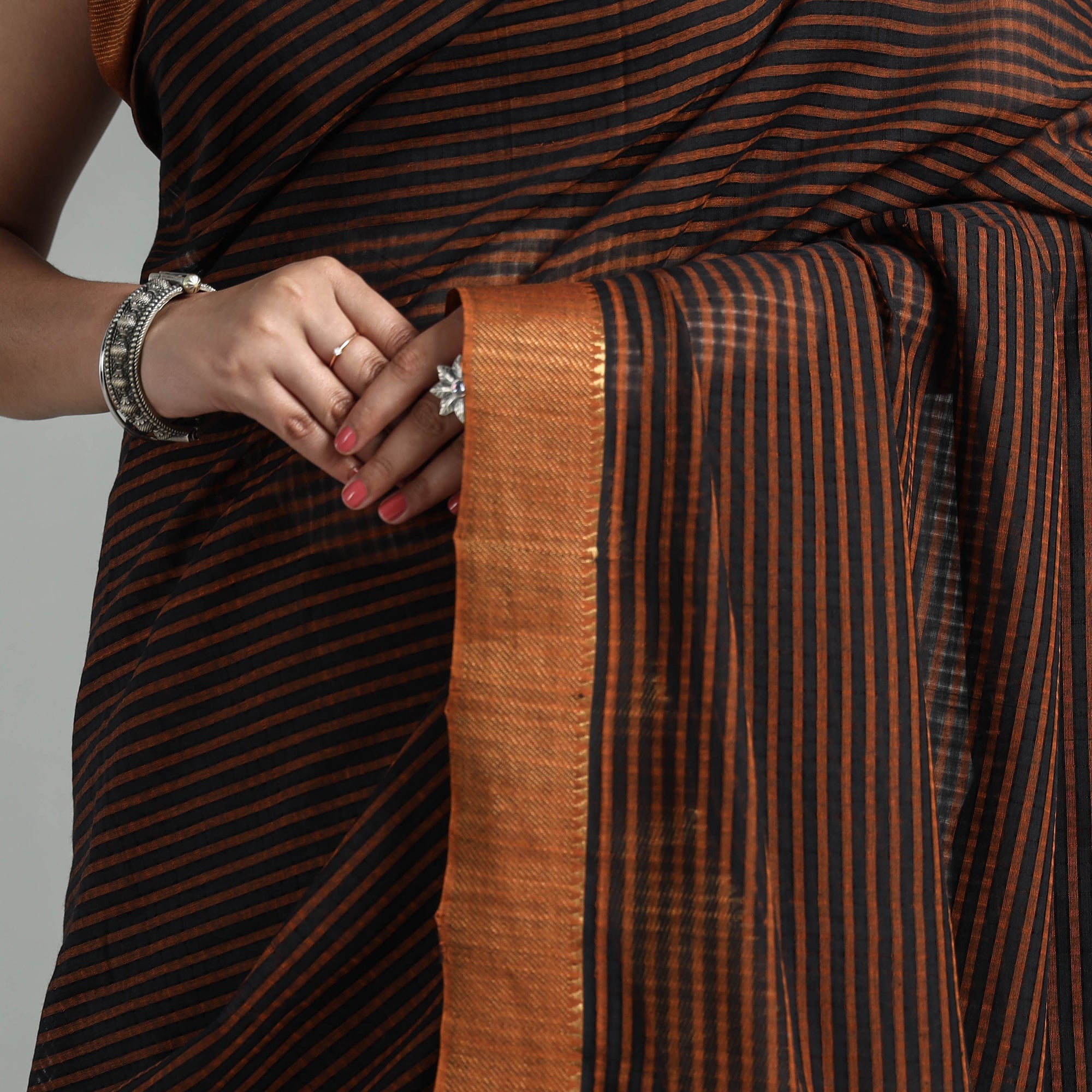 ITOKRI CRAFTS INITIATIVE Brown - Mangalagiri Stripe Cotton Handloom Saree with Ikat Blouse - view 4