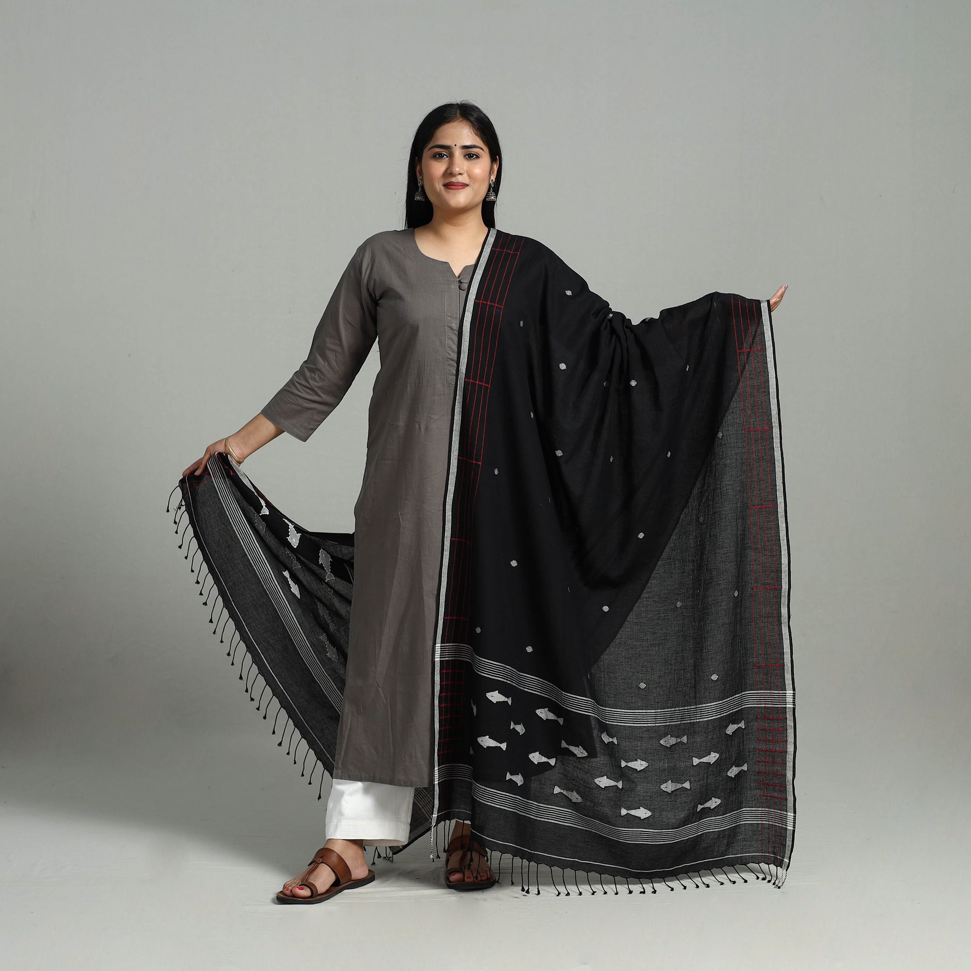 KHUSHBASH - HAPPY LOOM OF EAST Black - Handloom Cotton Burdwan Jamdani Dupatta 19 - view 2