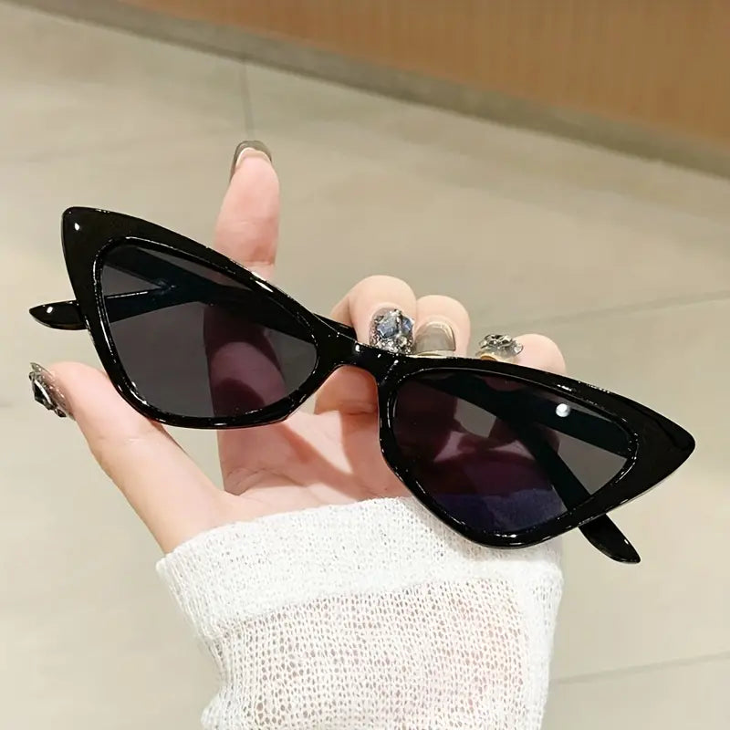 Roposo Clout Cat Eye Women Sunglasses