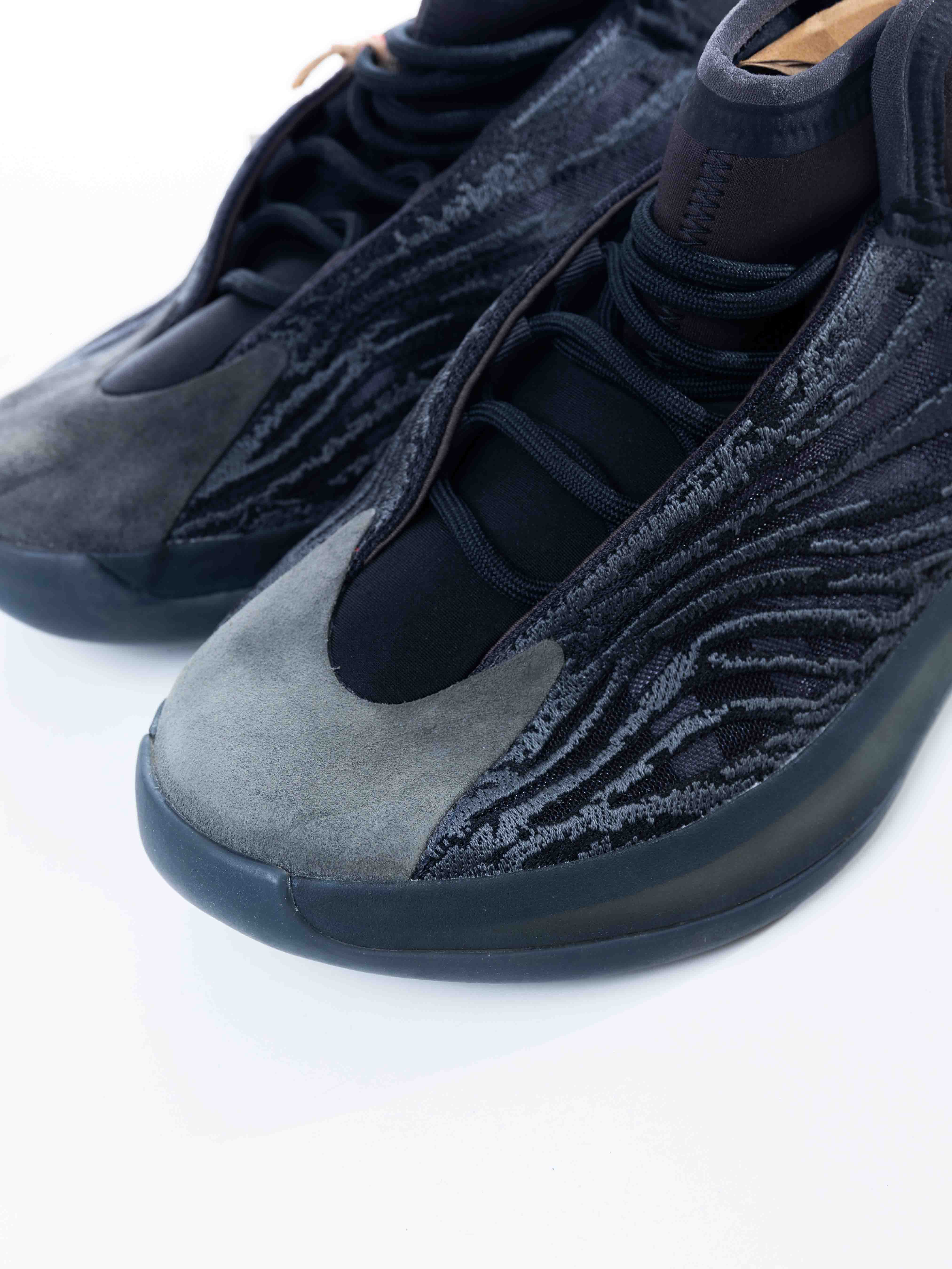 Adidas Yeezy QNTM Onyx - view 2