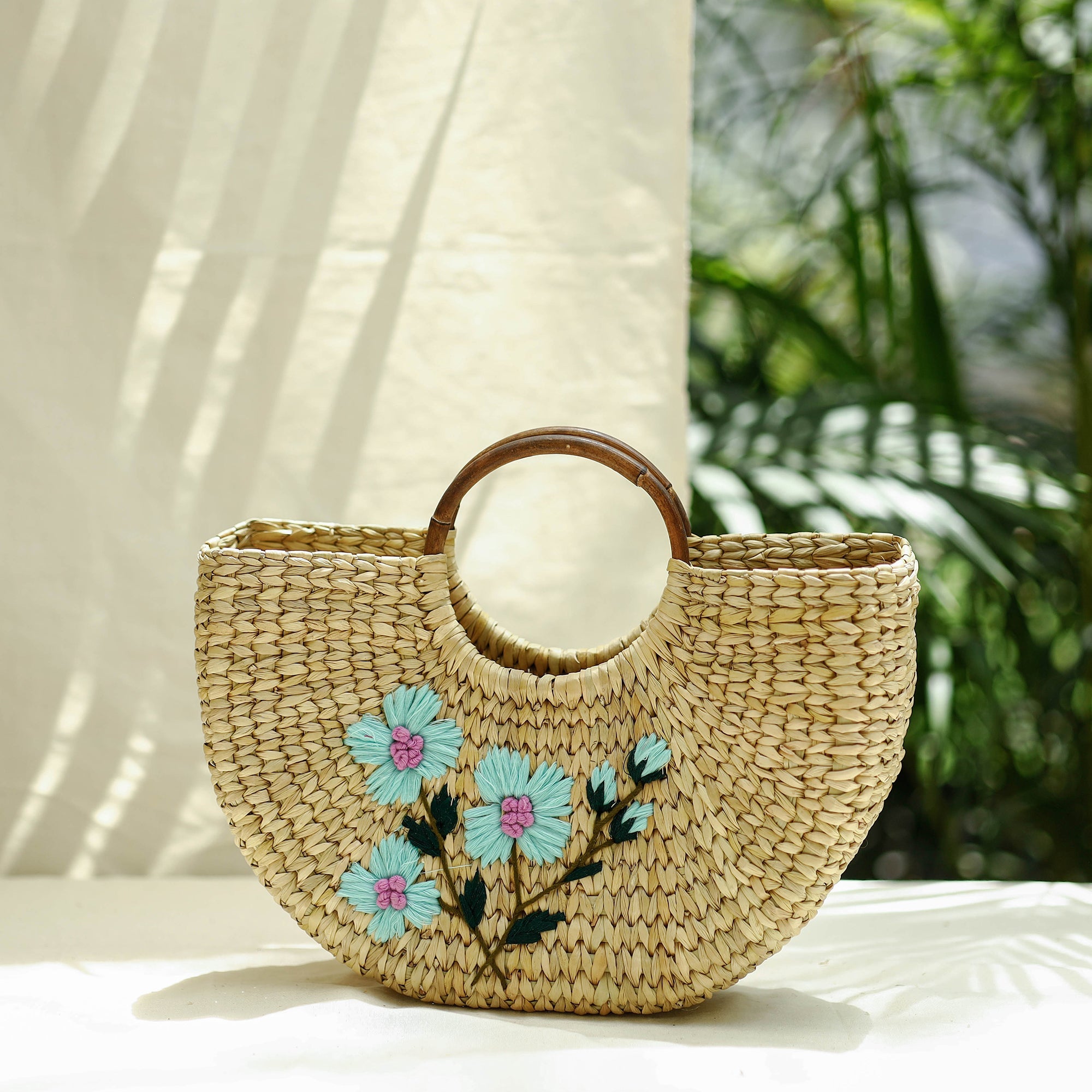 ITOKRI CRAFTS INITIATIVE Beige - Handcrafted Natural Water Reed Embroidered Hand Bag