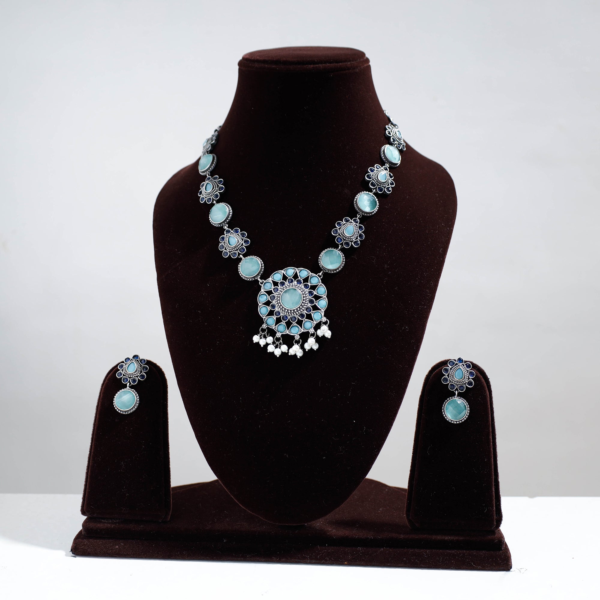WHITE RIVER STORIES Antique Silver Finish Oxidised Brass Base Stone Work Necklace Set