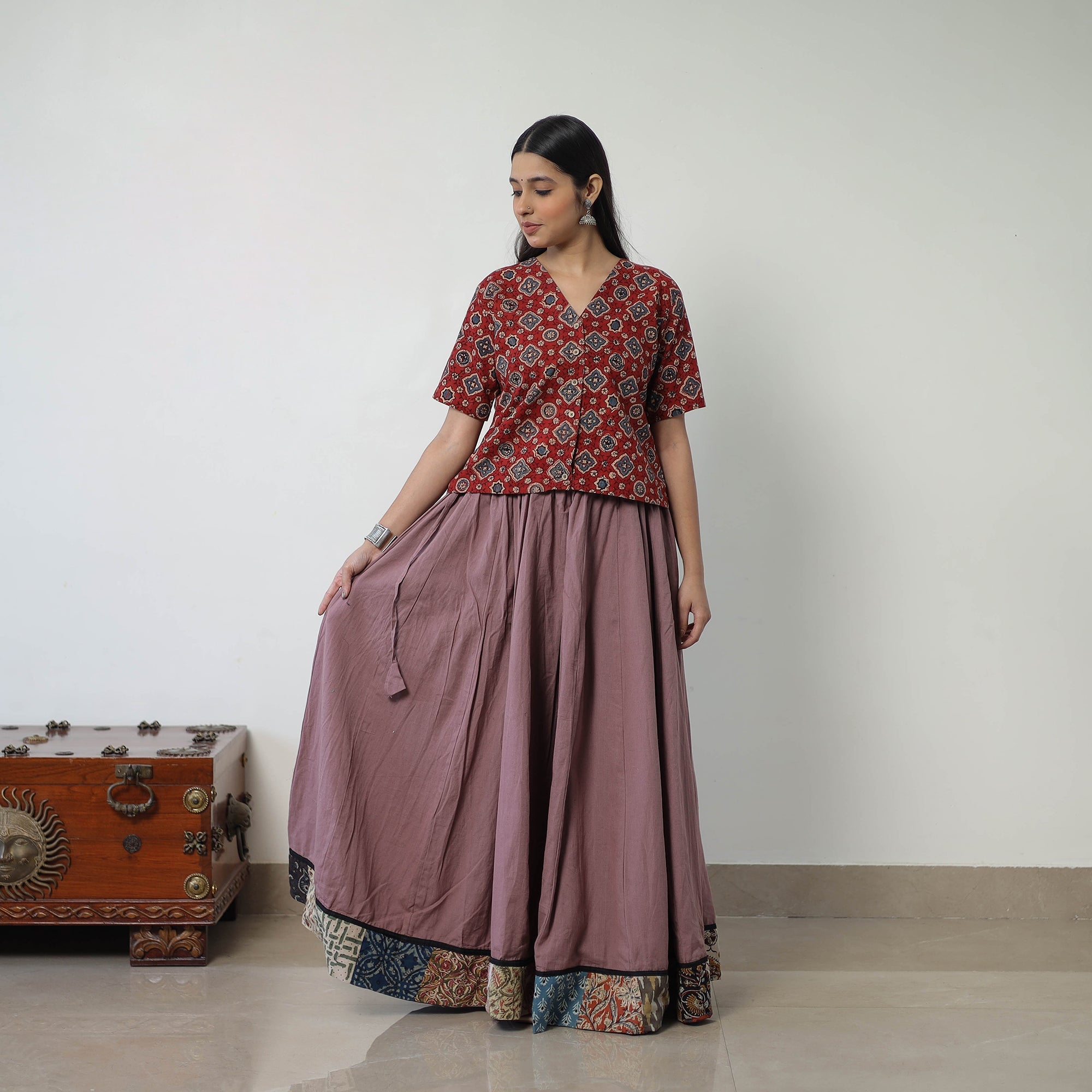 NOORI BAZAR 24 Kali Plain Cotton Skirt with Patchwork Border 01 - view 2