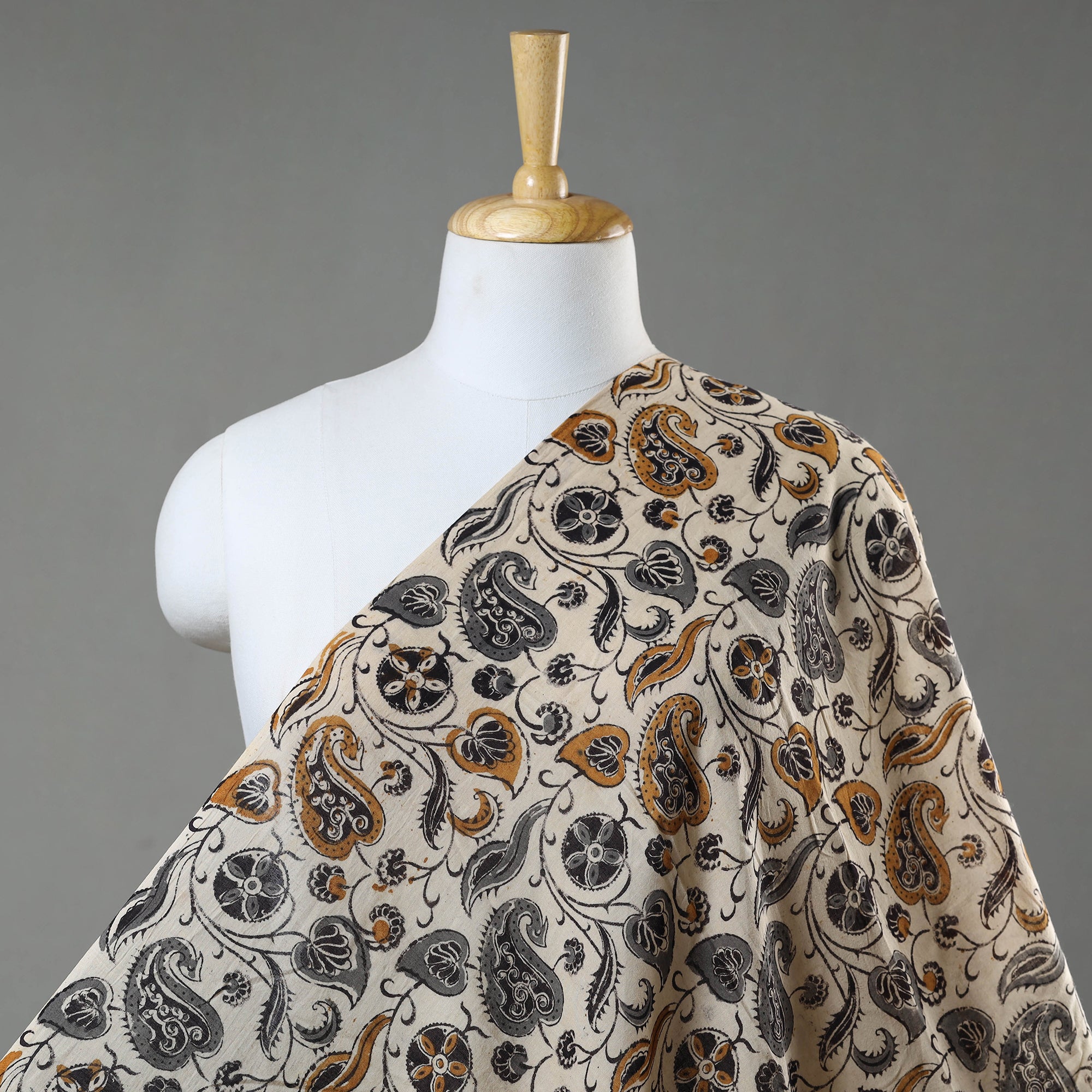 VENKATA BHANU KALAMKARI PEDANA Beige - Block Printed Mul Cotton Pedana Kalamkari Fabric 04