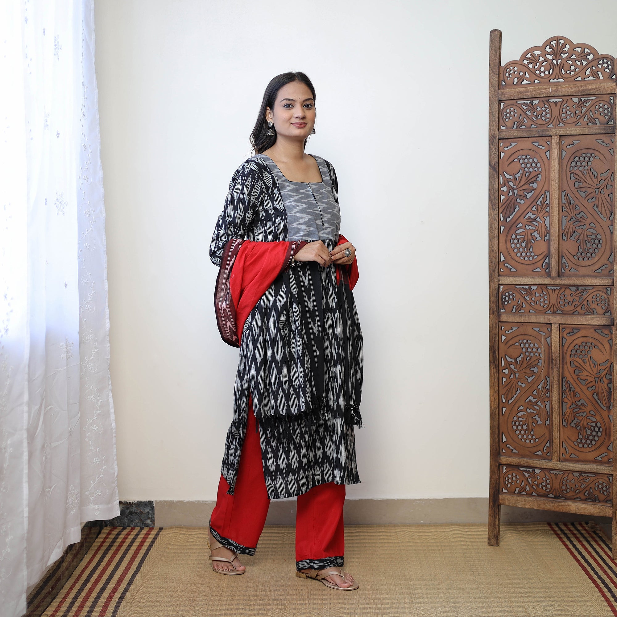 ITOKRI CASUALS Black - Handloom Cotton Pochampally Ikat Kurta Set 09 - view 4