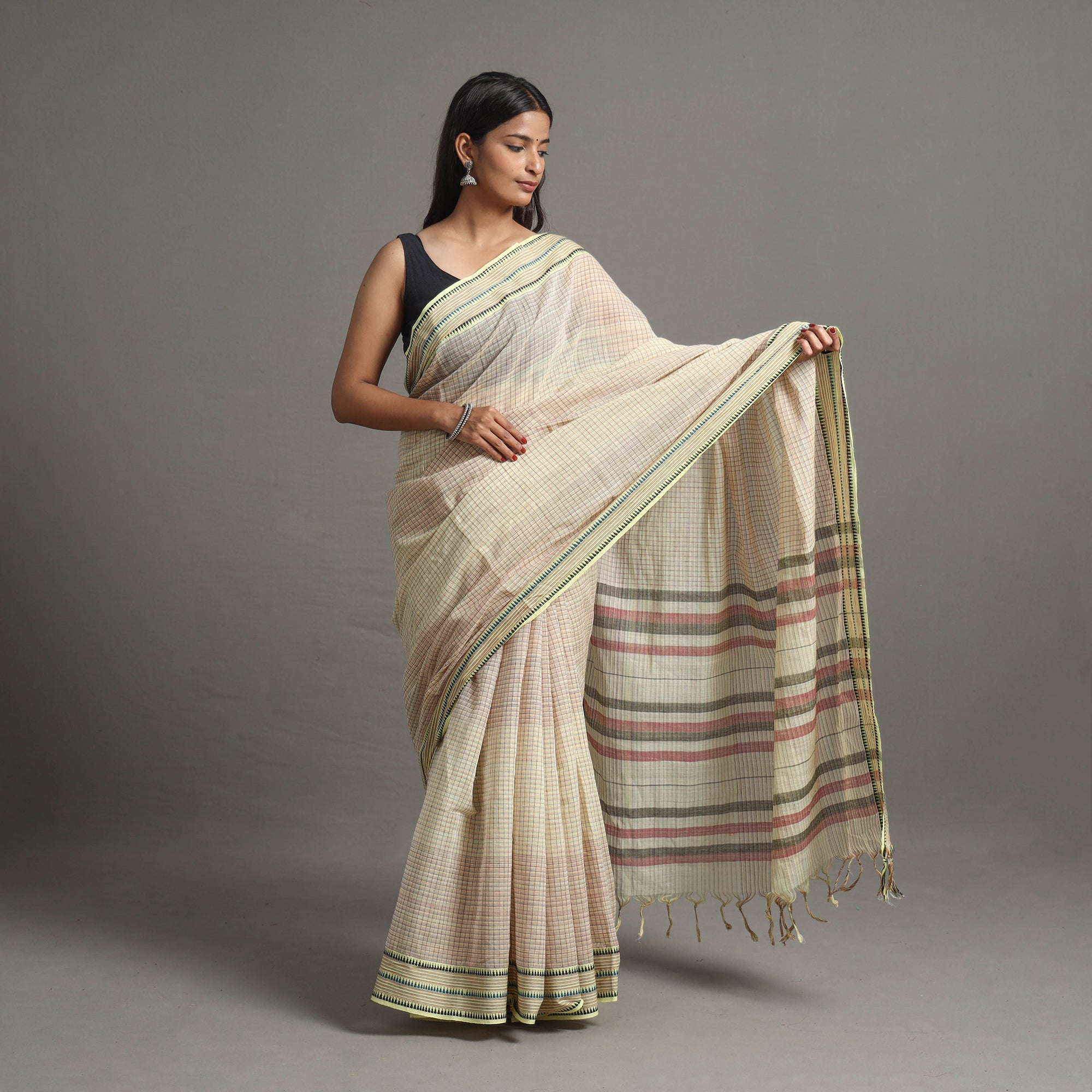 CHITRIKA Beige - Narayanpet Checks Chakkar Dobby Cotton Handloom Saree 110 - view 2
