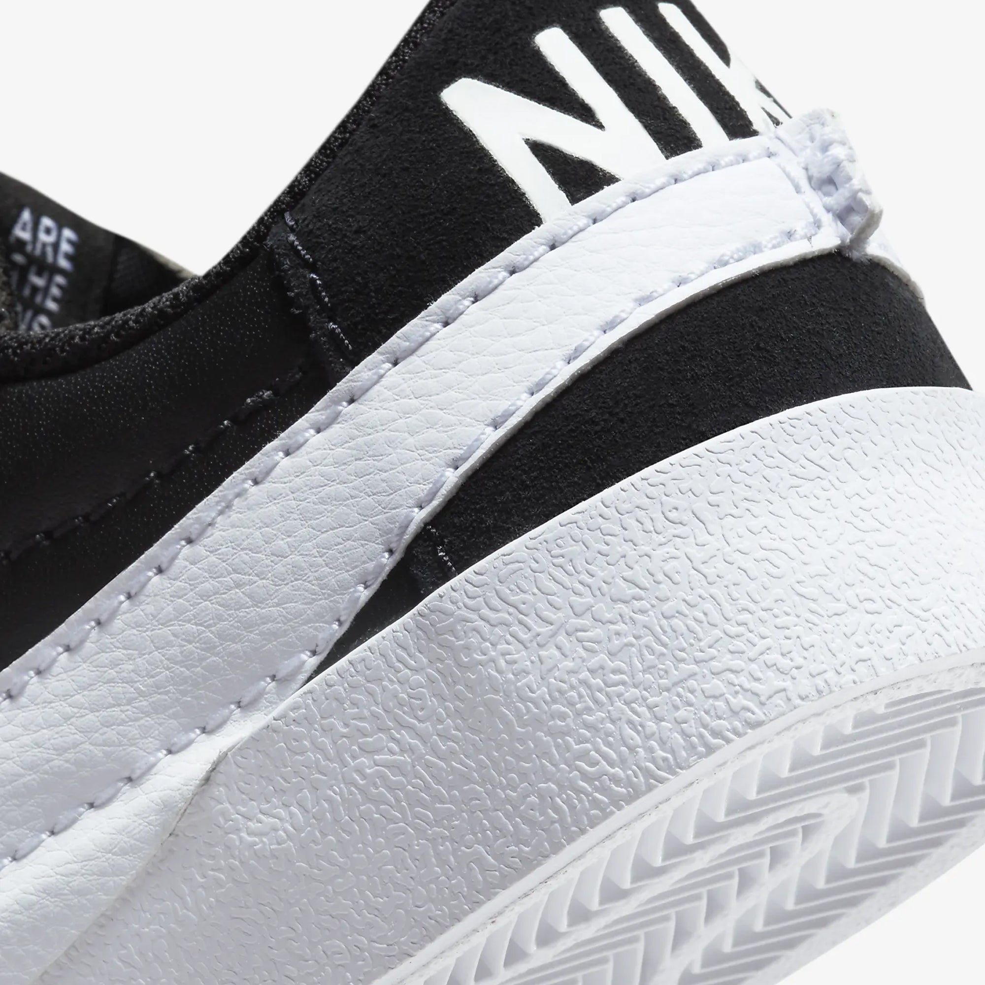 Nike | BLAZER LOW '77 JUMBO { BLACK/WHITE-BLACK-TEAM ORANGE - view 4