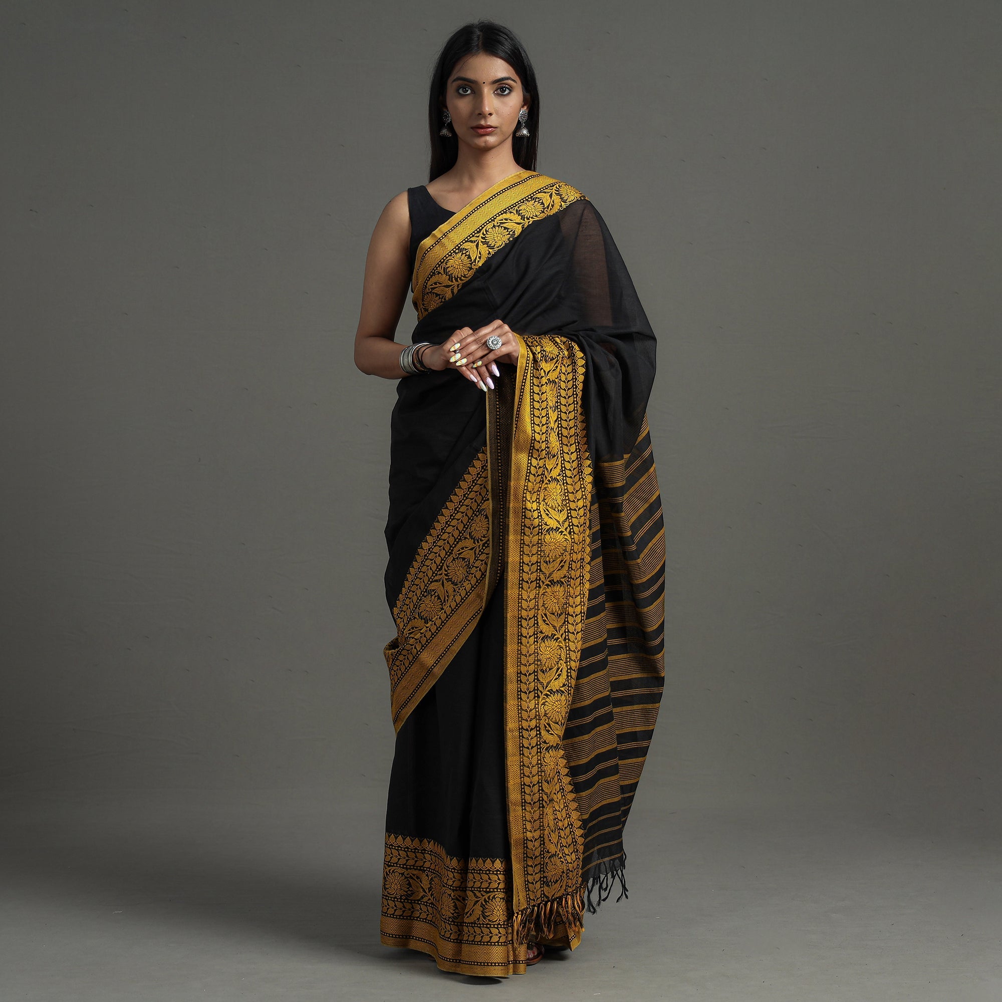 SASHA Black - Begampuri Handloom Cotton Saree