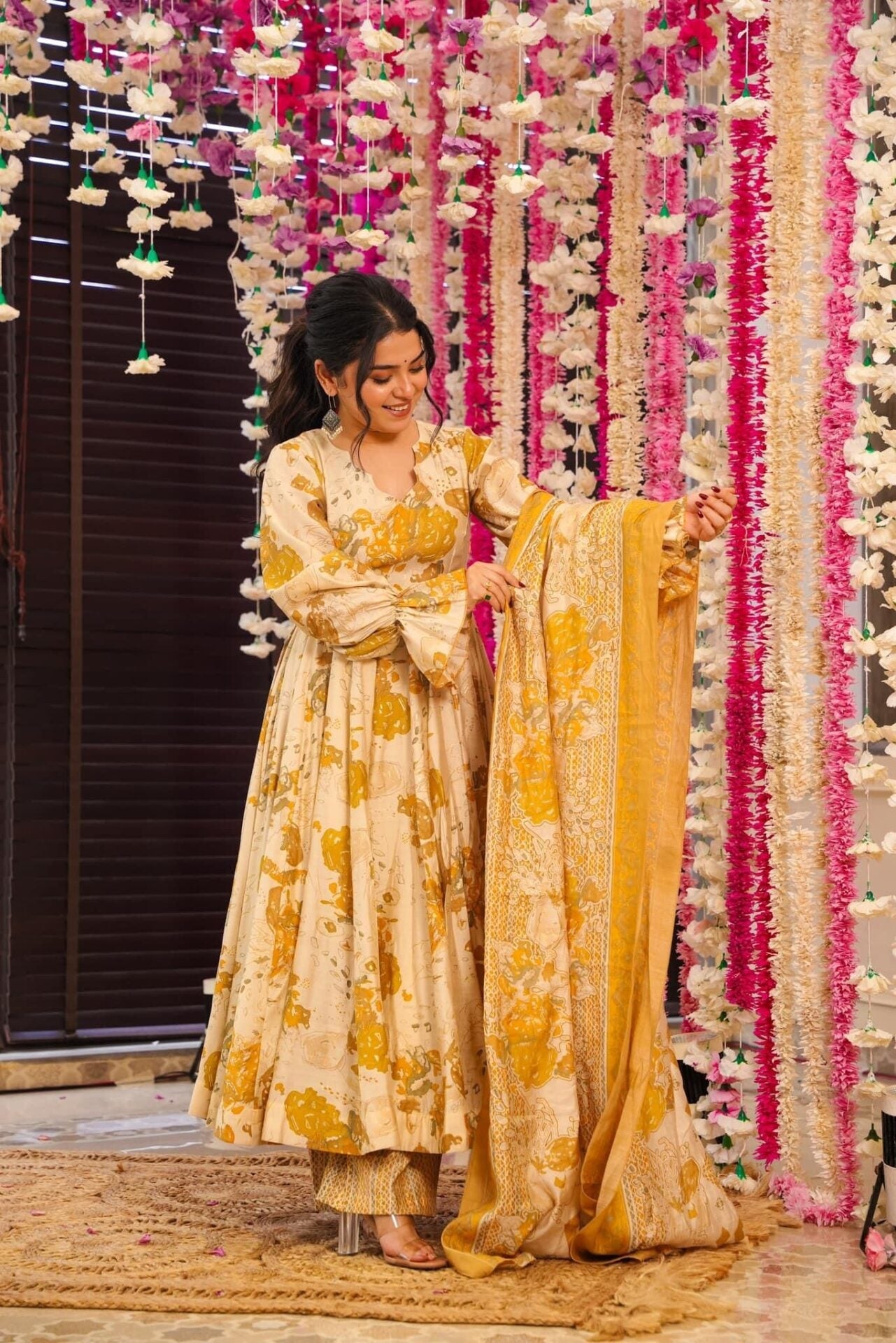 Idaho-o Leah yellow muslin suit set - view 2