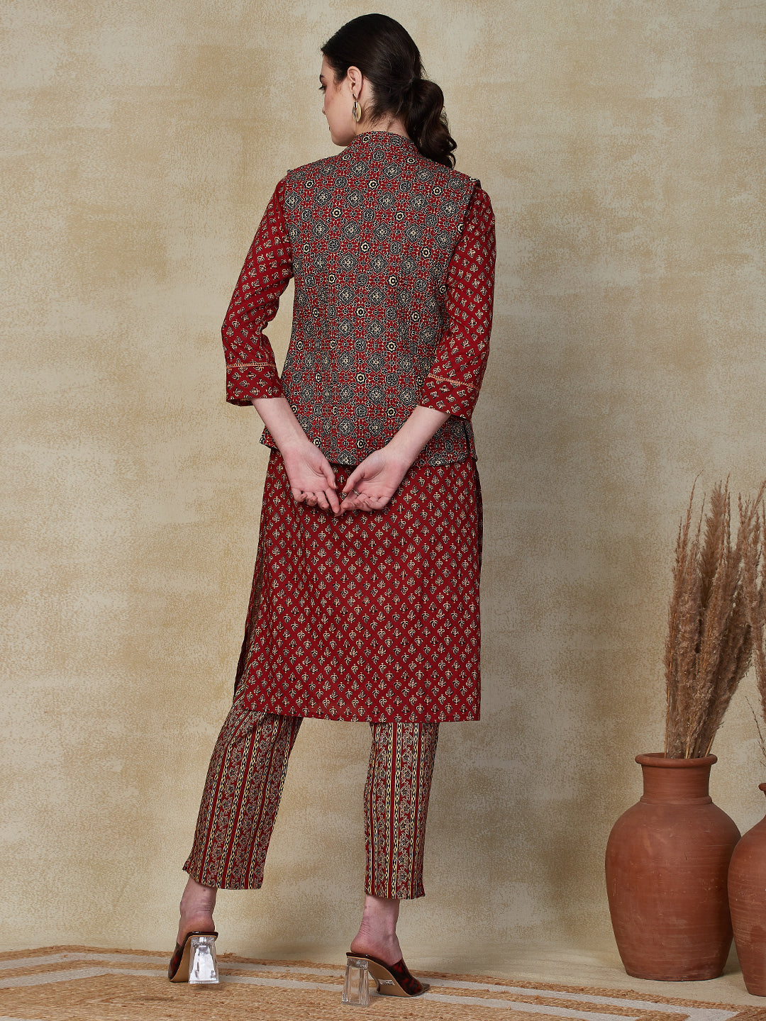 Fashor Ethnic Floral Printed Straight Kurta & Pant with Quilted Printed Jacket - Maroon - view 6