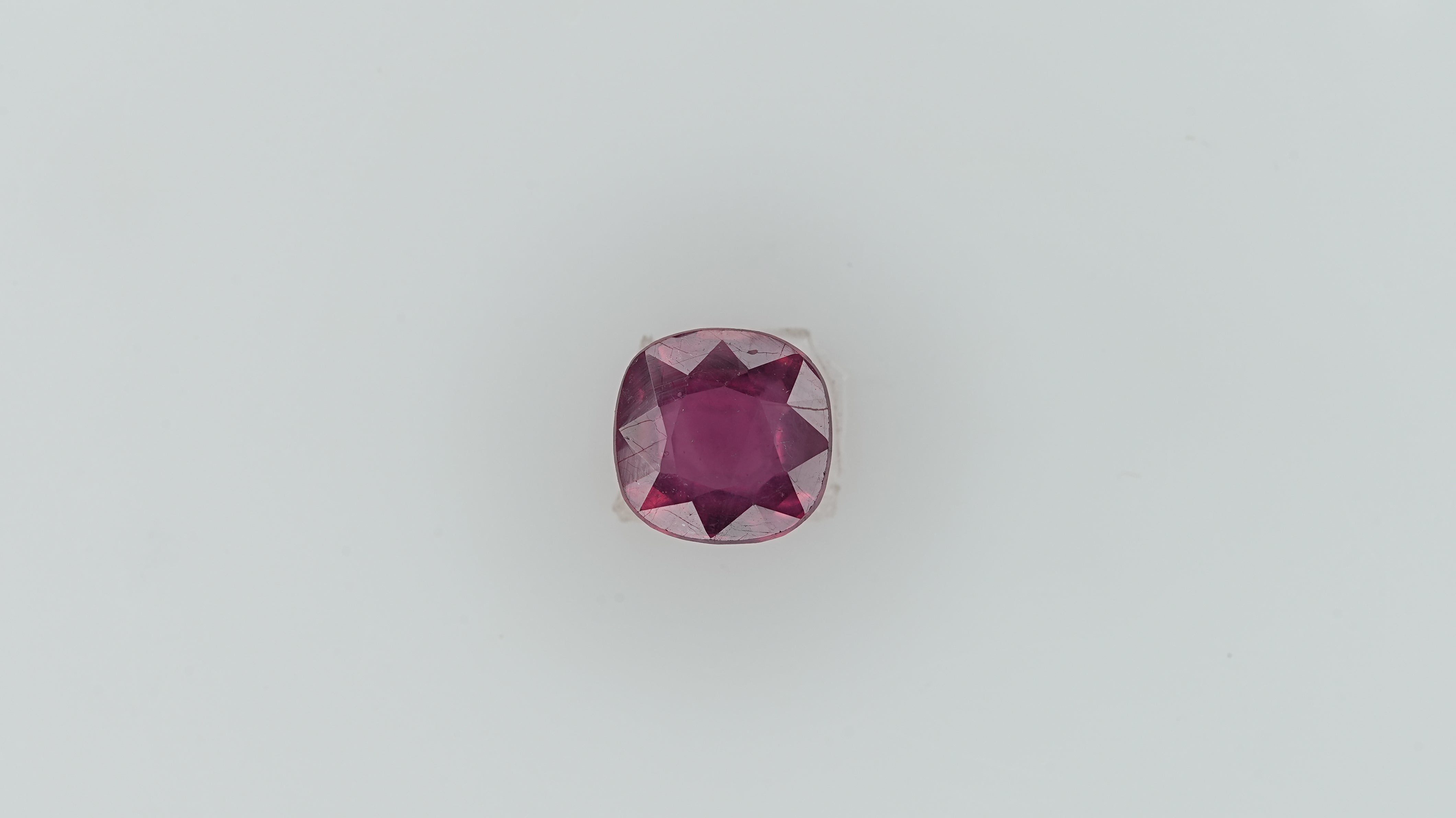 Gemsmantra Ruby - 3.6 Carats (3.96 Ratti)