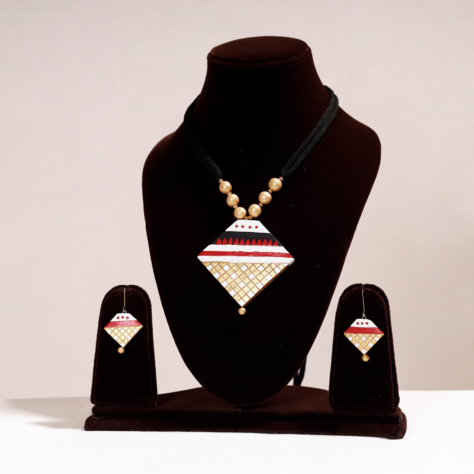 KHUSHBASH - HAPPY LOOM OF EAST Bishnupur Handpainted Terracotta Necklace Set
