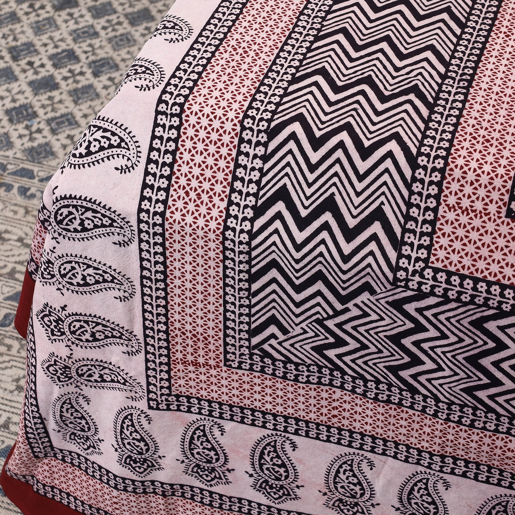 BAGH PRINTS BY ANSHAR FARUKH KHATRI Bagh Block Printed Cotton Double Bed Cover with Pillow Covers (112 x 92 in) - view 3