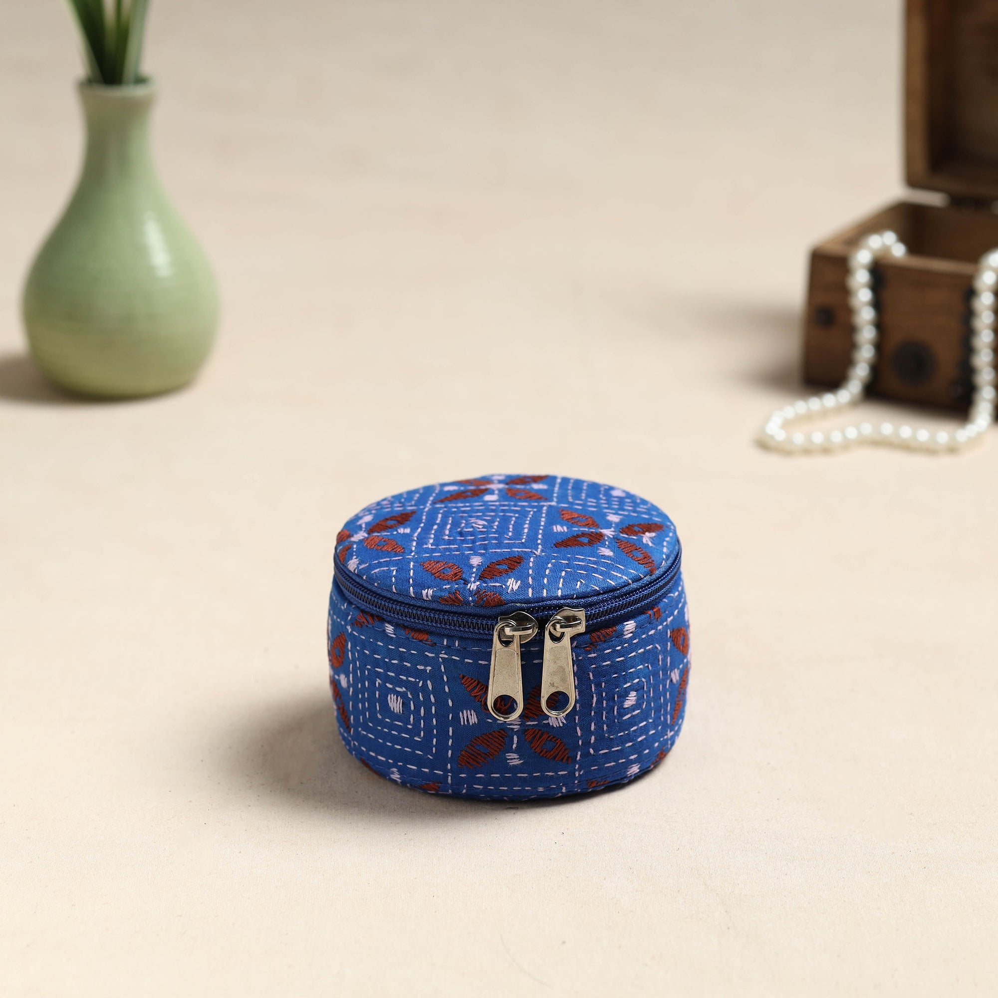 ASALKAAR Bengal Kantha Work Handcrafted Round Utility Box