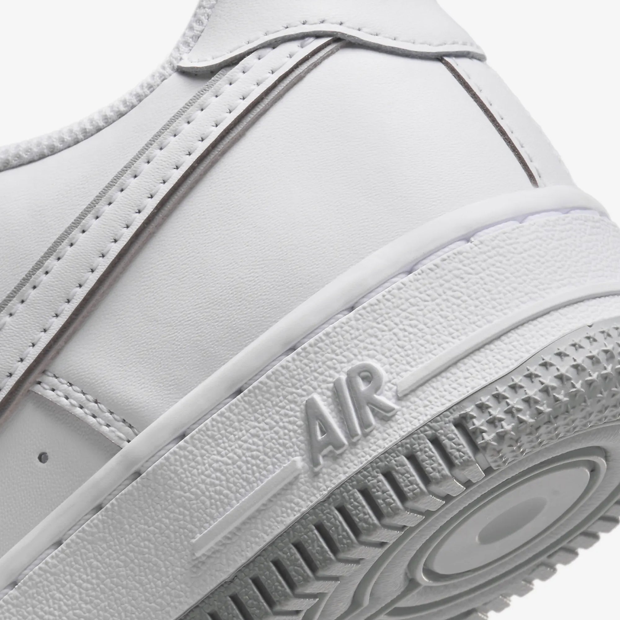 Nike | AIR FORCE 1 { WHITE - view 4