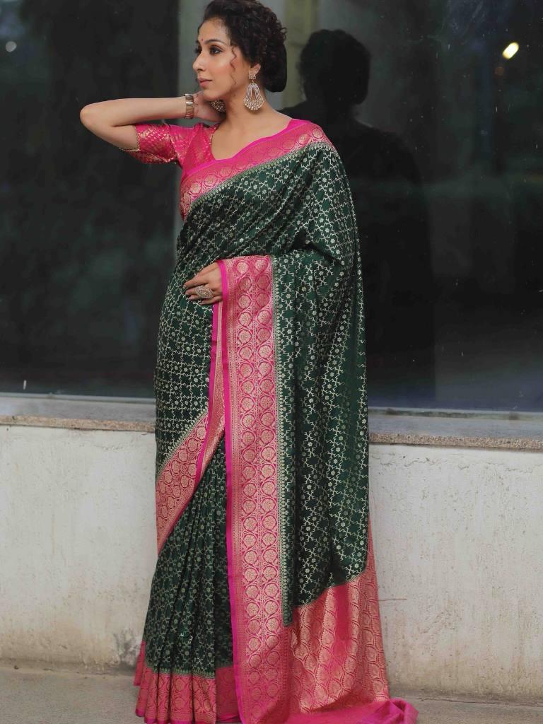 Shubh Flameboyant Dark Green Soft Silk Saree With Beauteous Blouse Piece - view 2