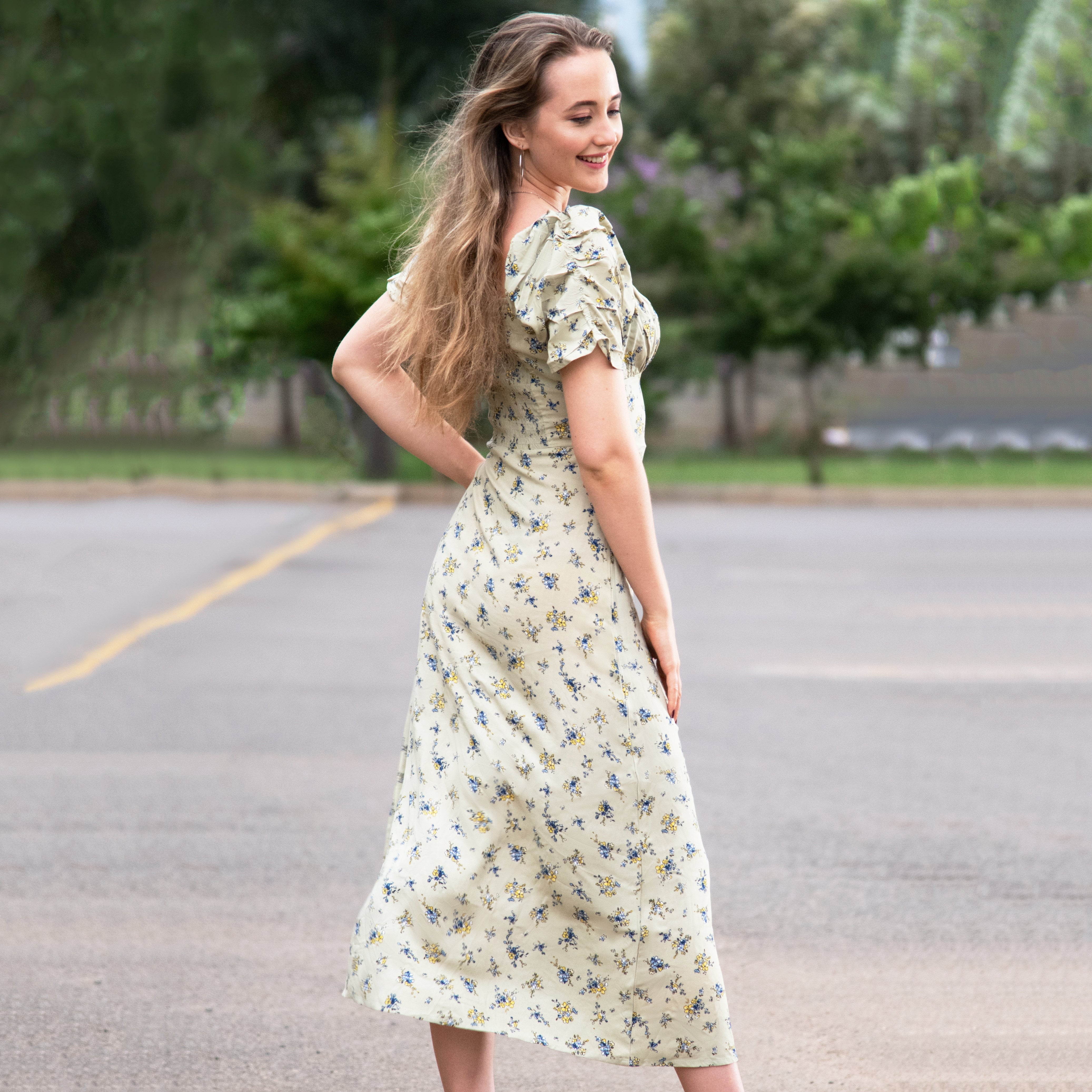 Cottage Core Midi Dress with Slit – Green - view 2