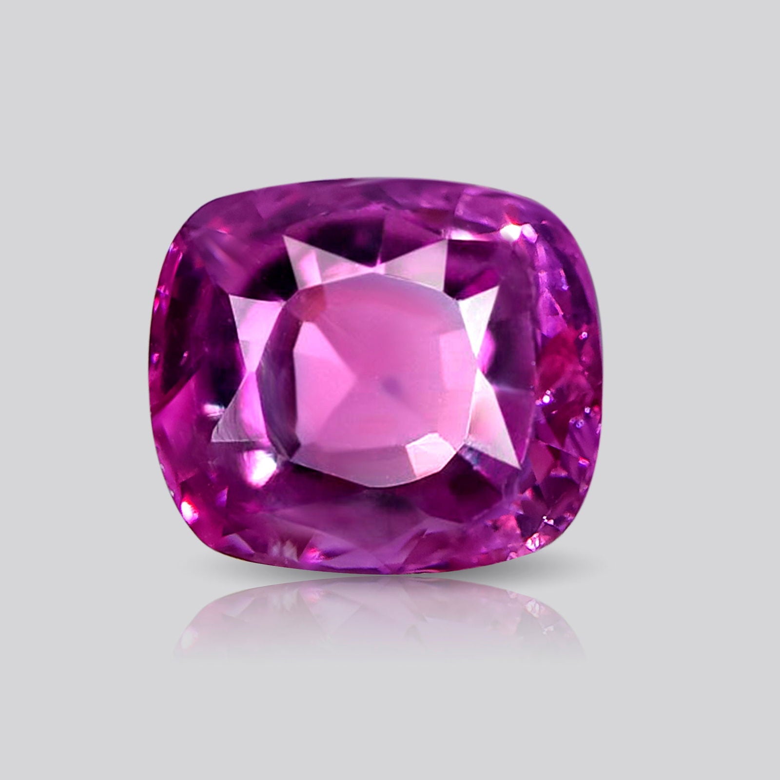 Gemsmantra Manik – Ruby (4.675 Ratti)