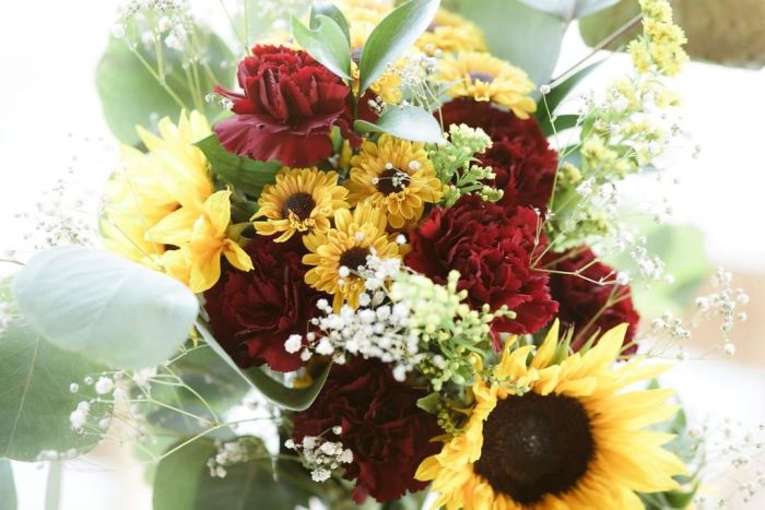 fiftyflowers.com Outdoor Simple Sunflower Wedding - view 2