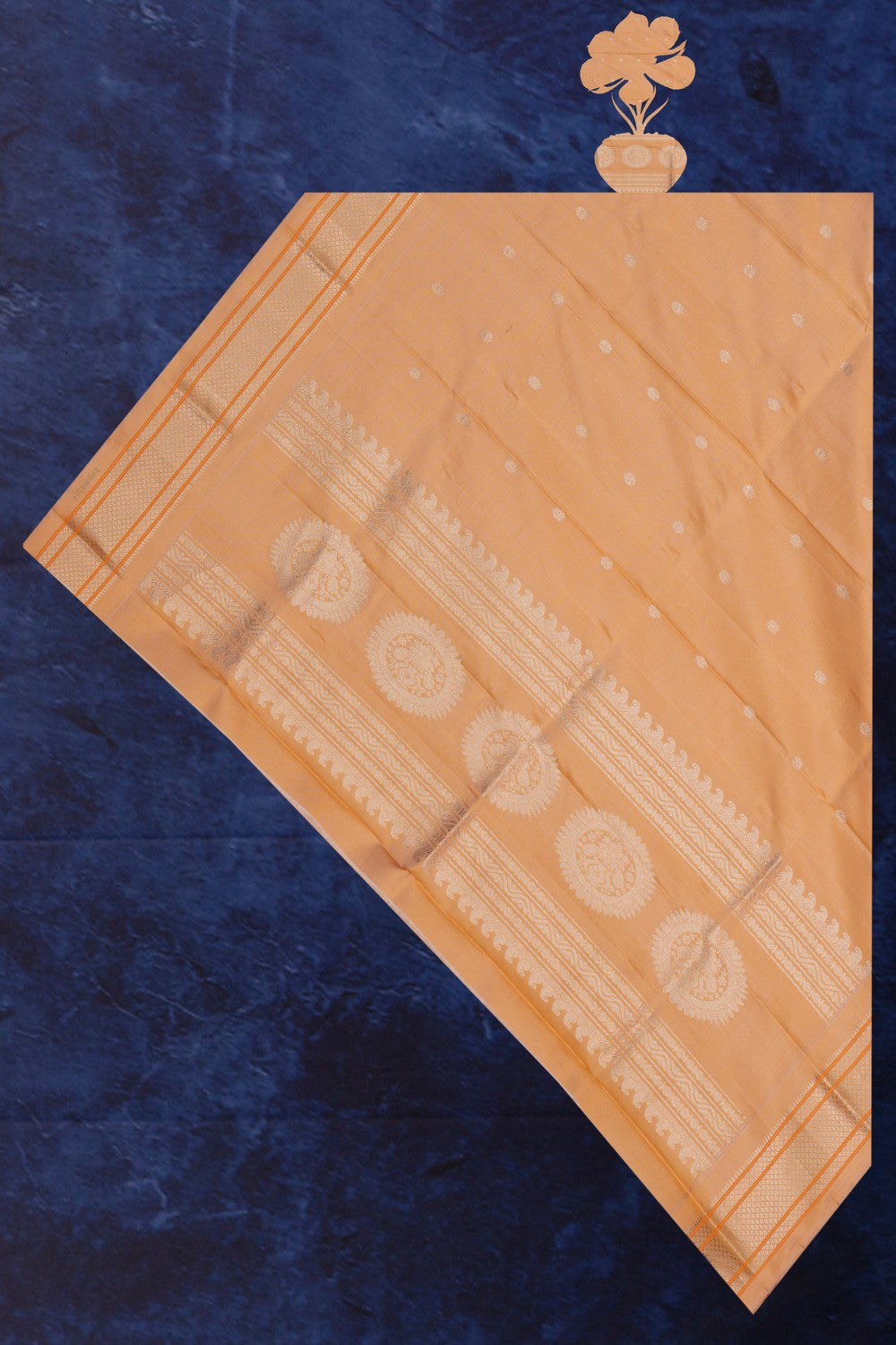 Kalanjali Gadwal Silk Beige Dupatta