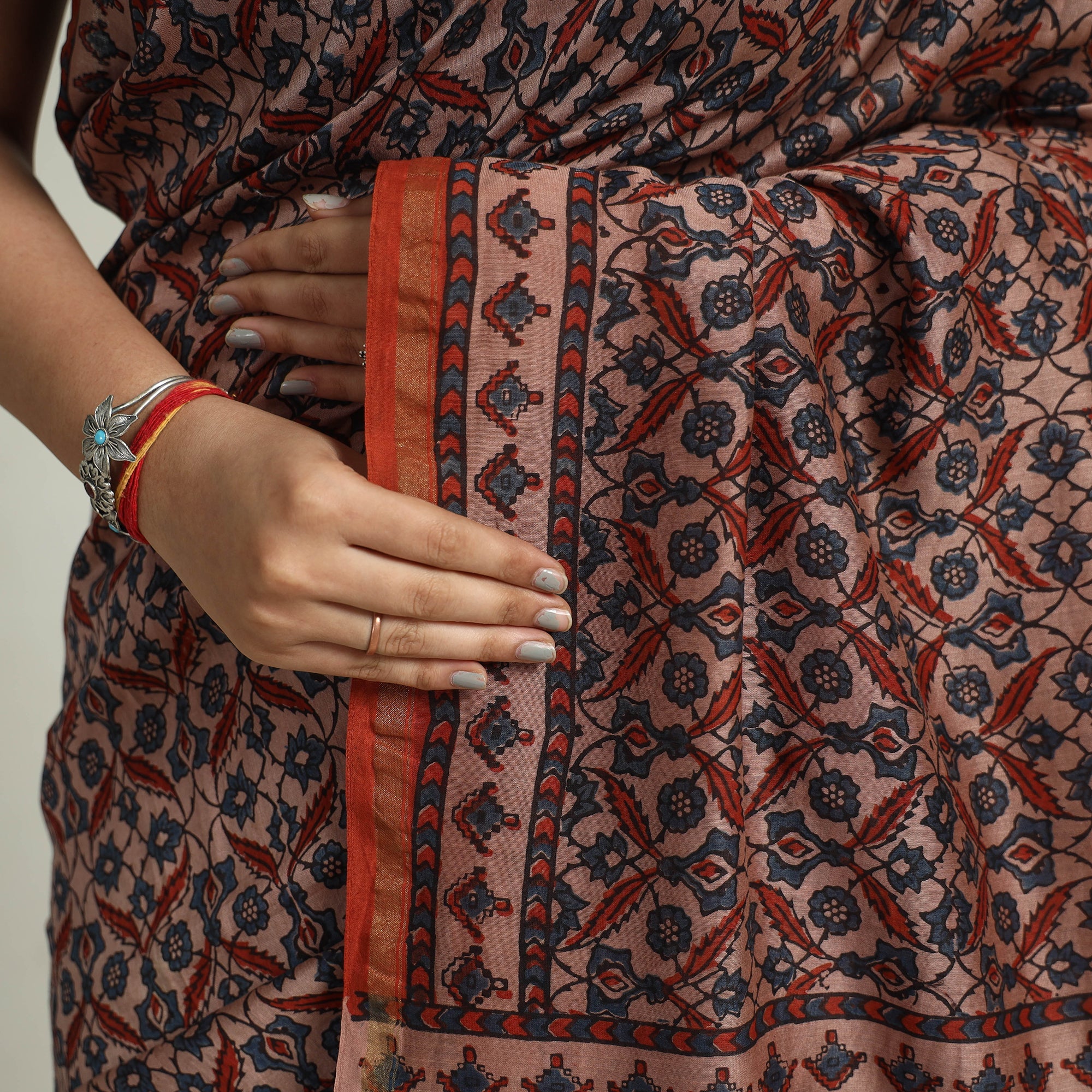 AJRAKH BY JABBAR KHATRI Brown - Chanderi Silk Block Printed Ajrakh Saree 01 - view 4