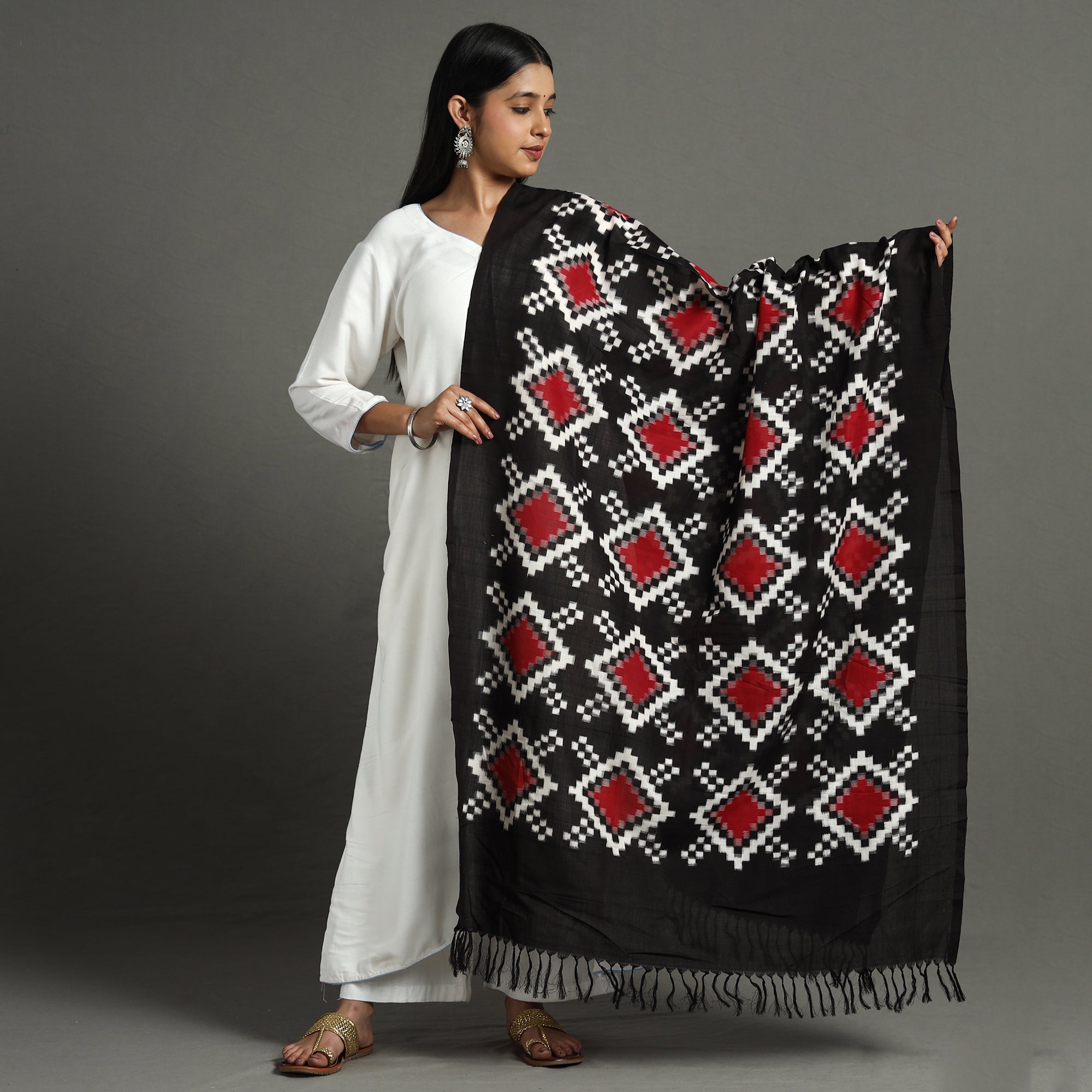 POCHAMPALLY IKAT WEAVES BY GOVARDHAN Black - Telia Rumal Pochampally Double Ikat Cotton Handloom Dupatta
