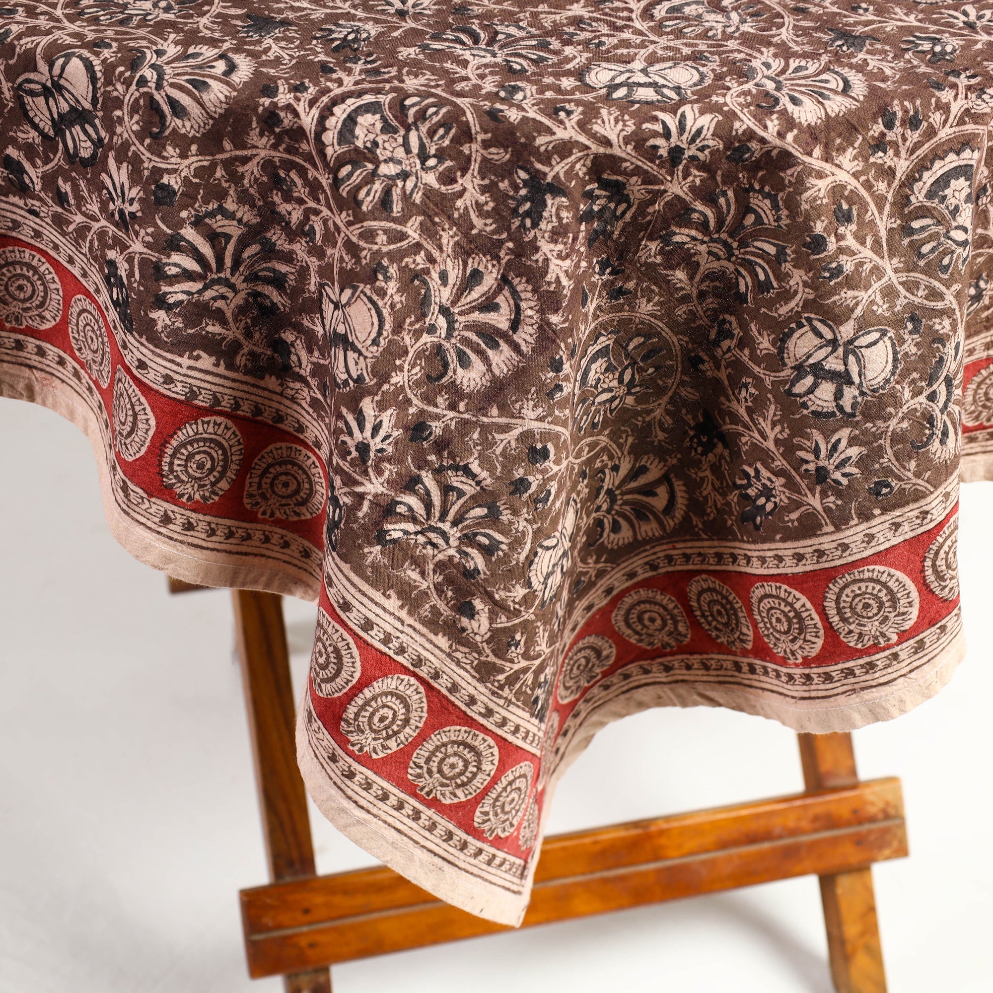 PITCHUKA SRINIVAS KALAMKARI PEDANA Brown - Original Pedana Kalamkari Block Printed Cotton Table Cover (46 x 43 in) - view 2
