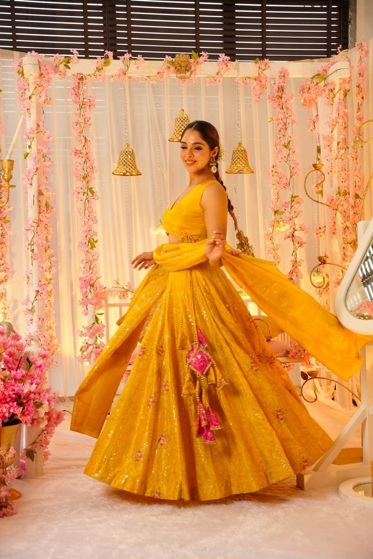 Idaho-o Golden dawn elegance lehenga set – Women's - view 4