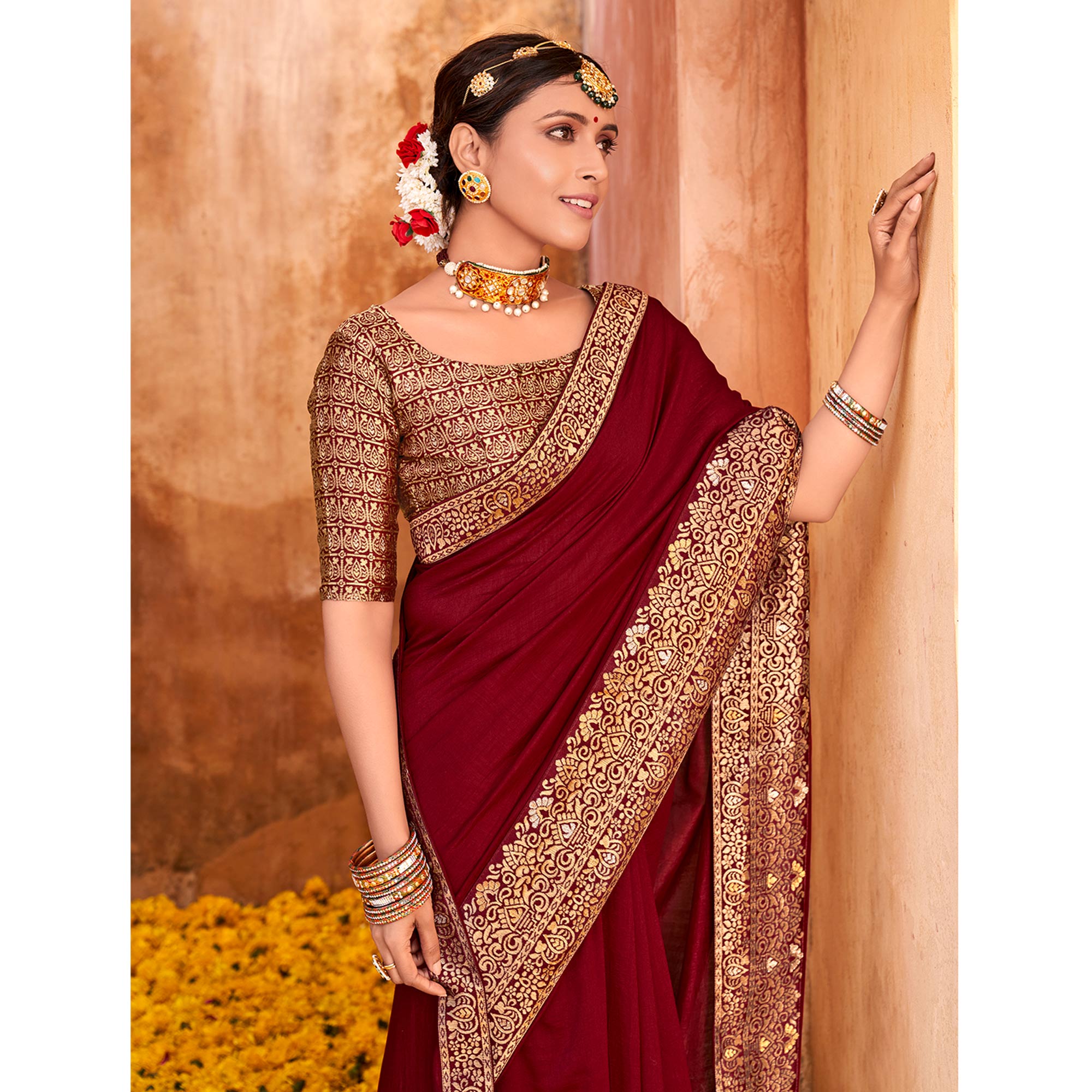 Peachmode Maroon Solid With Jacquard Border Vichitra Silk Saree - view 4