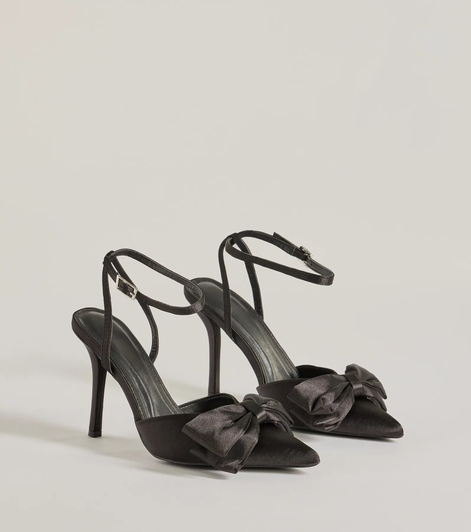 Windsor Elegance Elevated Stiletto Bow Heels – BLACK