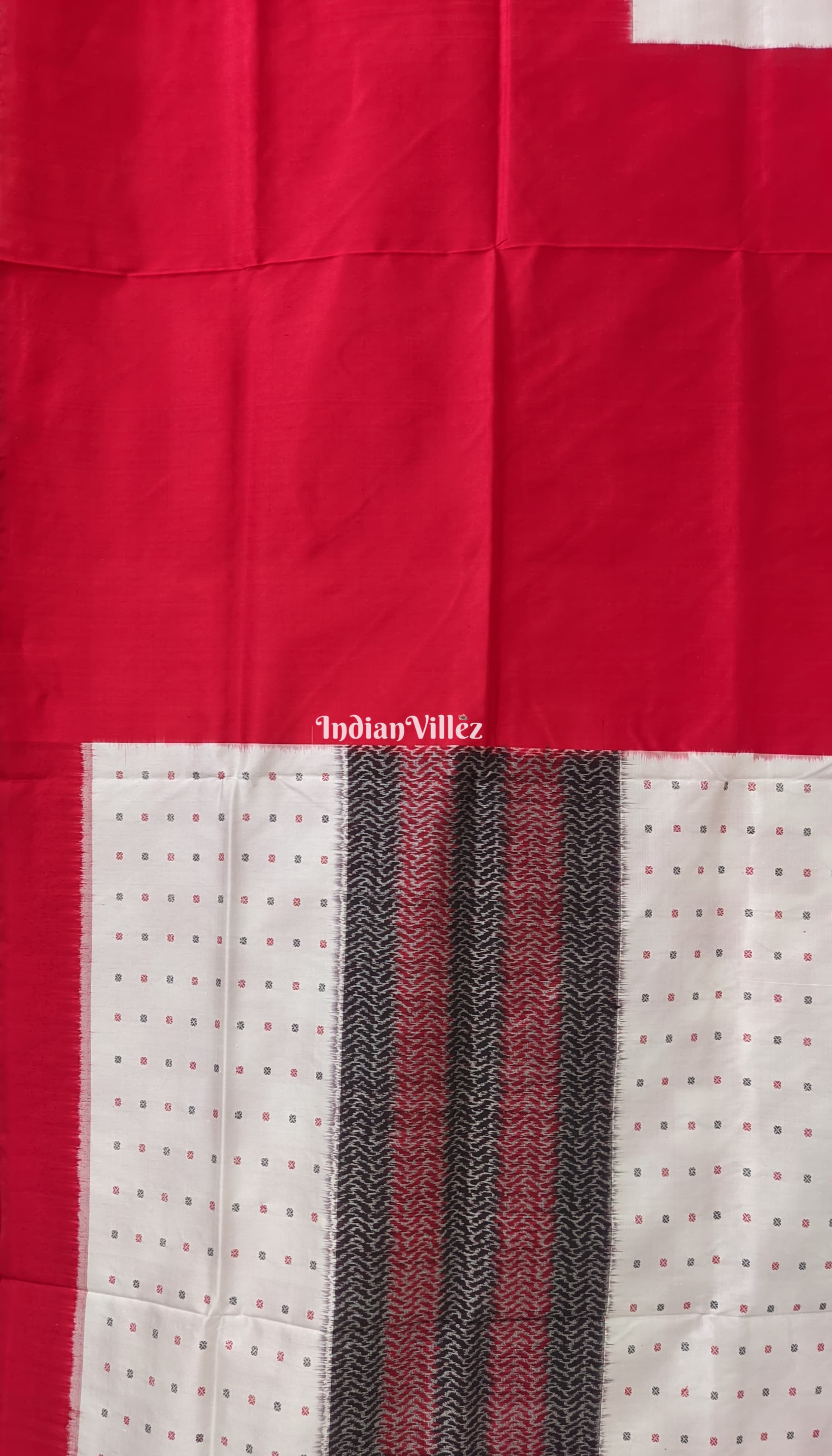 IndianVillèz White Red Pasapali Sambalpuri Ikat Silk Saree - view 5