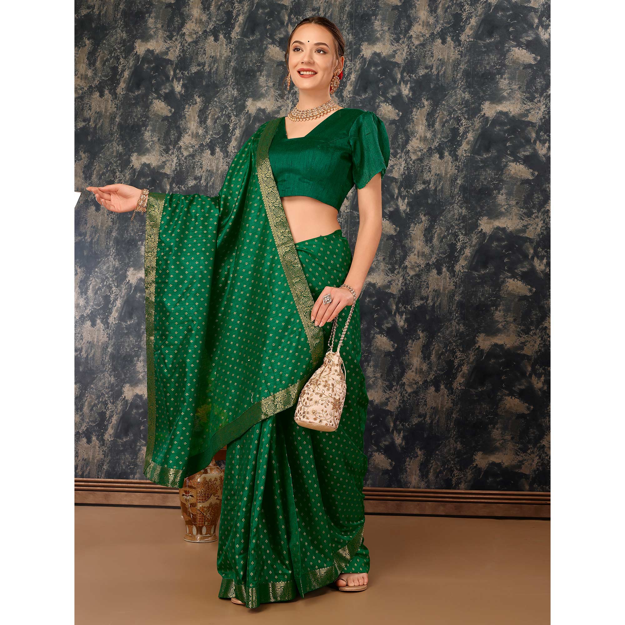 BlackTree green-floral-foil-printed-vichitra-silk-saree-with-lace-border - view 5