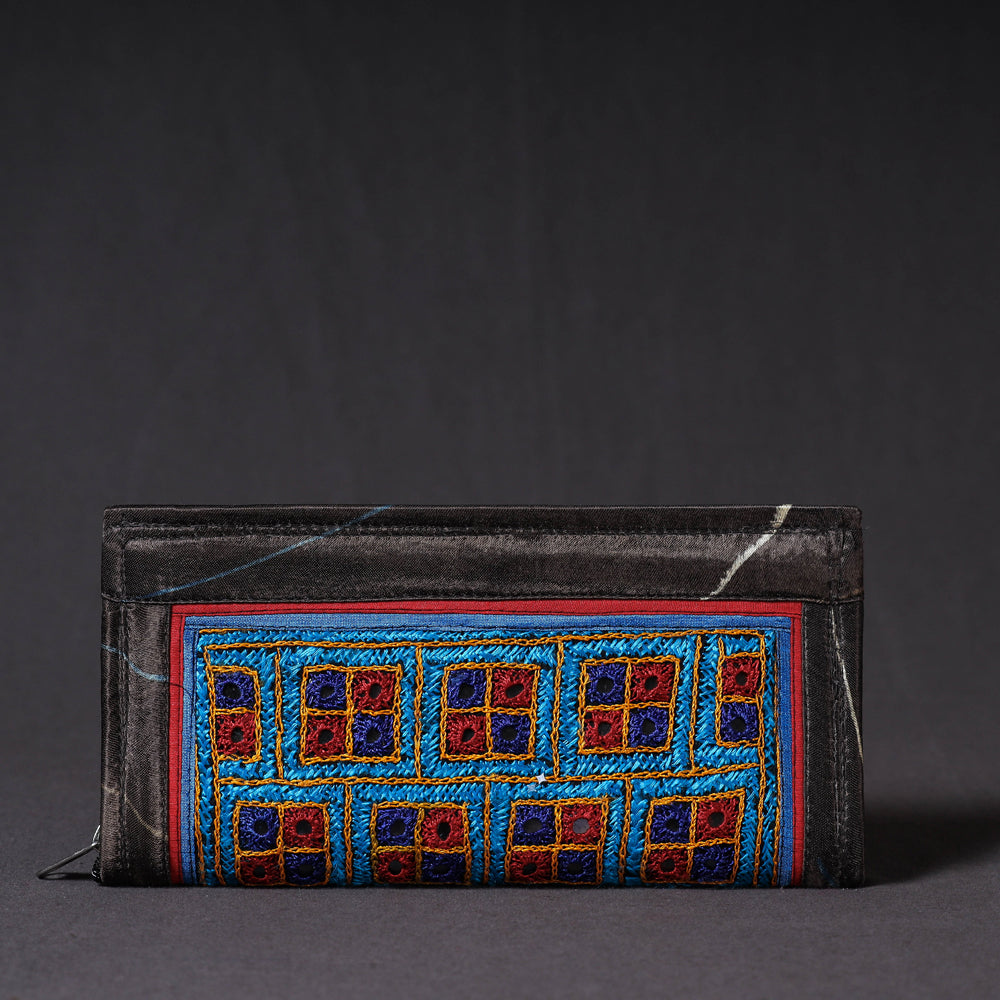 KACHCHH JI CHHAAP Black - Kutchi Embroidery Mirror Work Clutch
