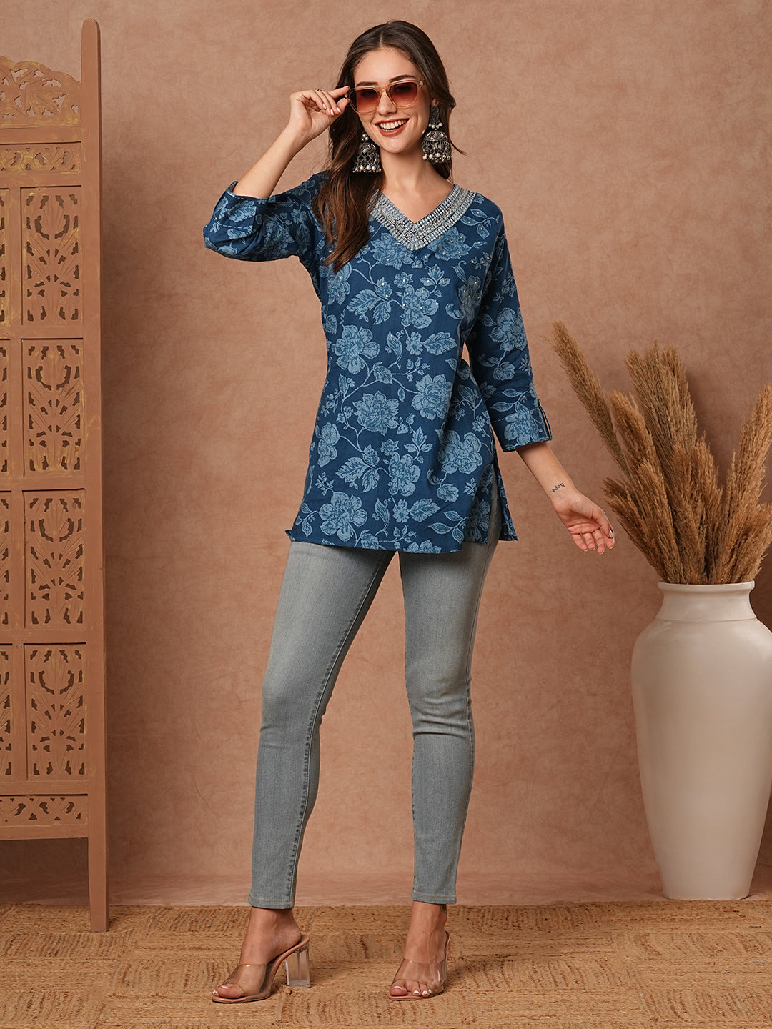 Fashor Floral Printed & Zari Embroidered Straight Fit Kurti - Blue - view 2