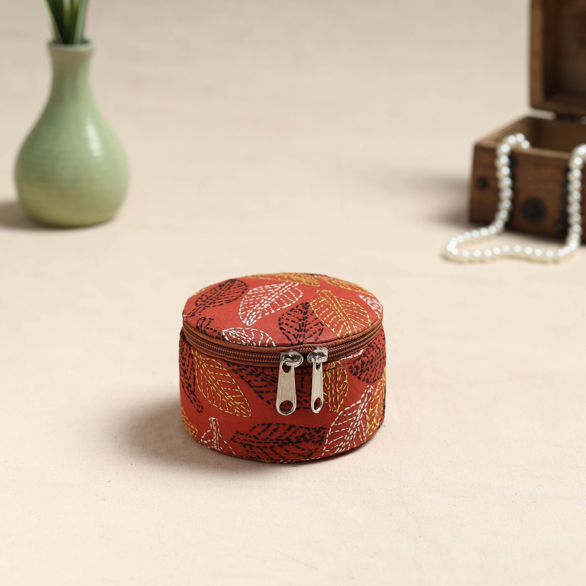 ASALKAAR Bengal Kantha Work Handcrafted Round Utility Box