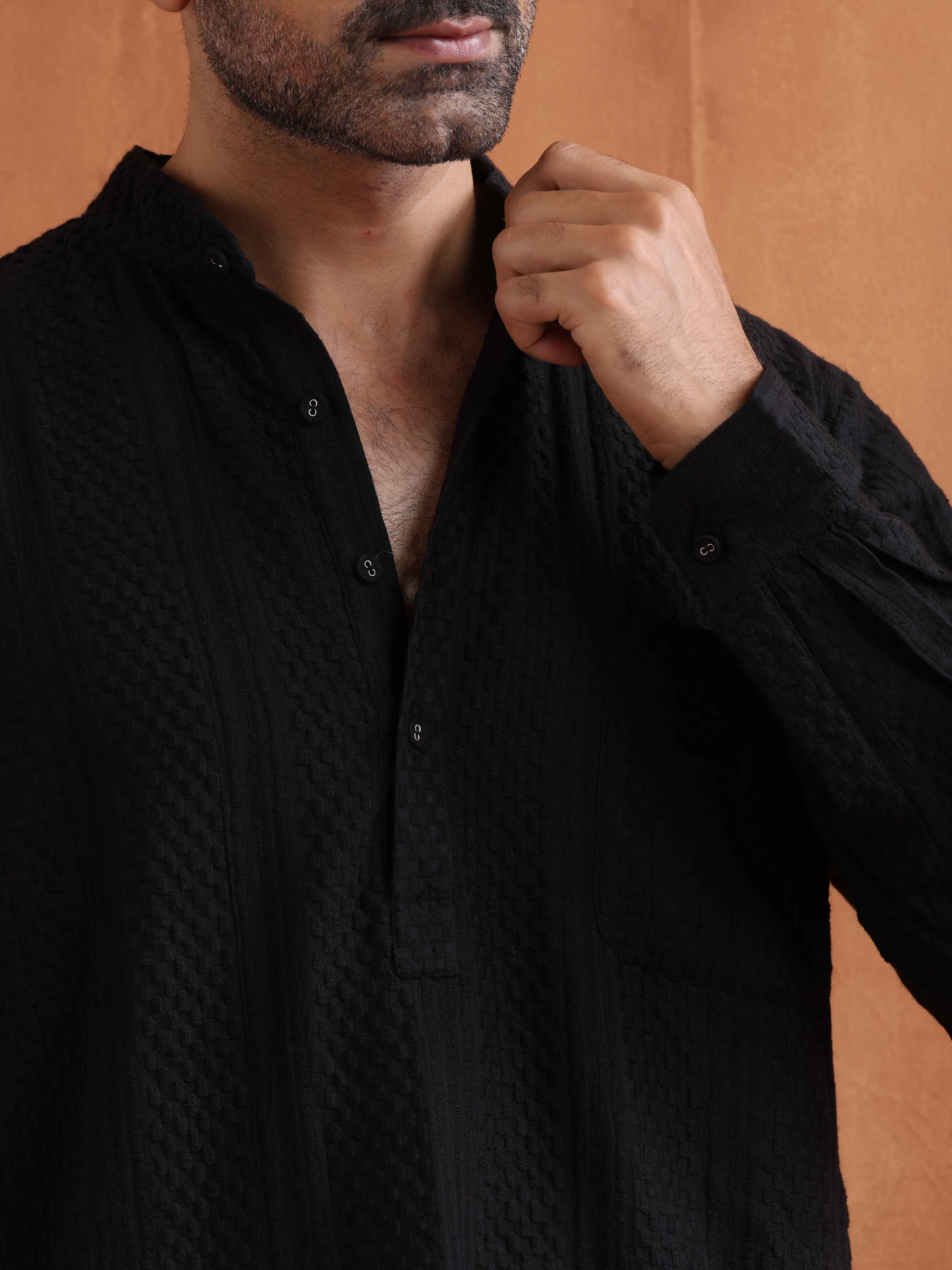 trueBrowns Men's Black Textured Cotton Dobby Short Kurta - view 3