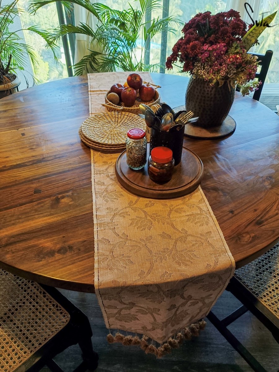 suta.in Cinnamon Apple Scones (Table Runner)