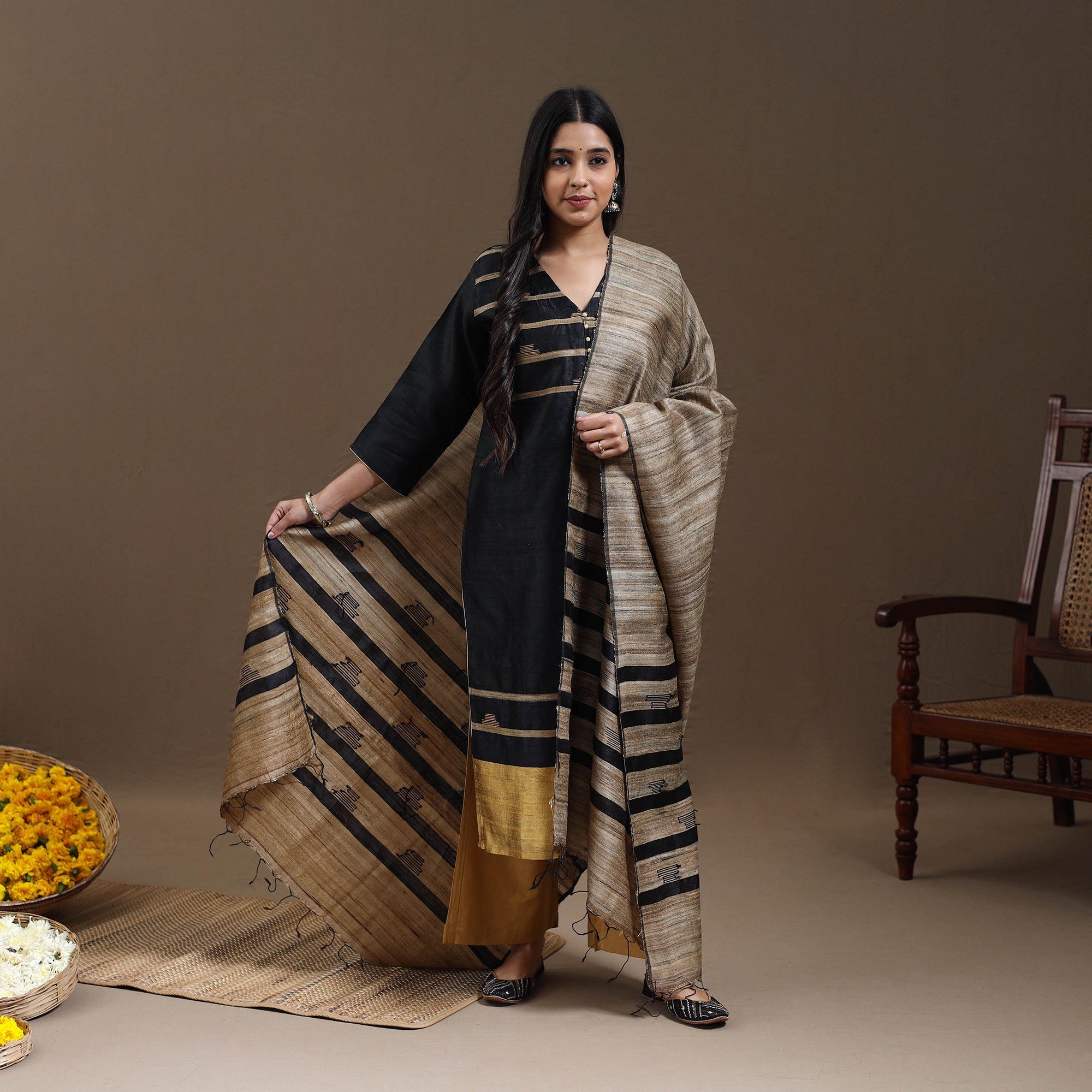 ITOKRI CASUALS Black - Bhagalpuri Handloom Tussar Silk Suit Set 03