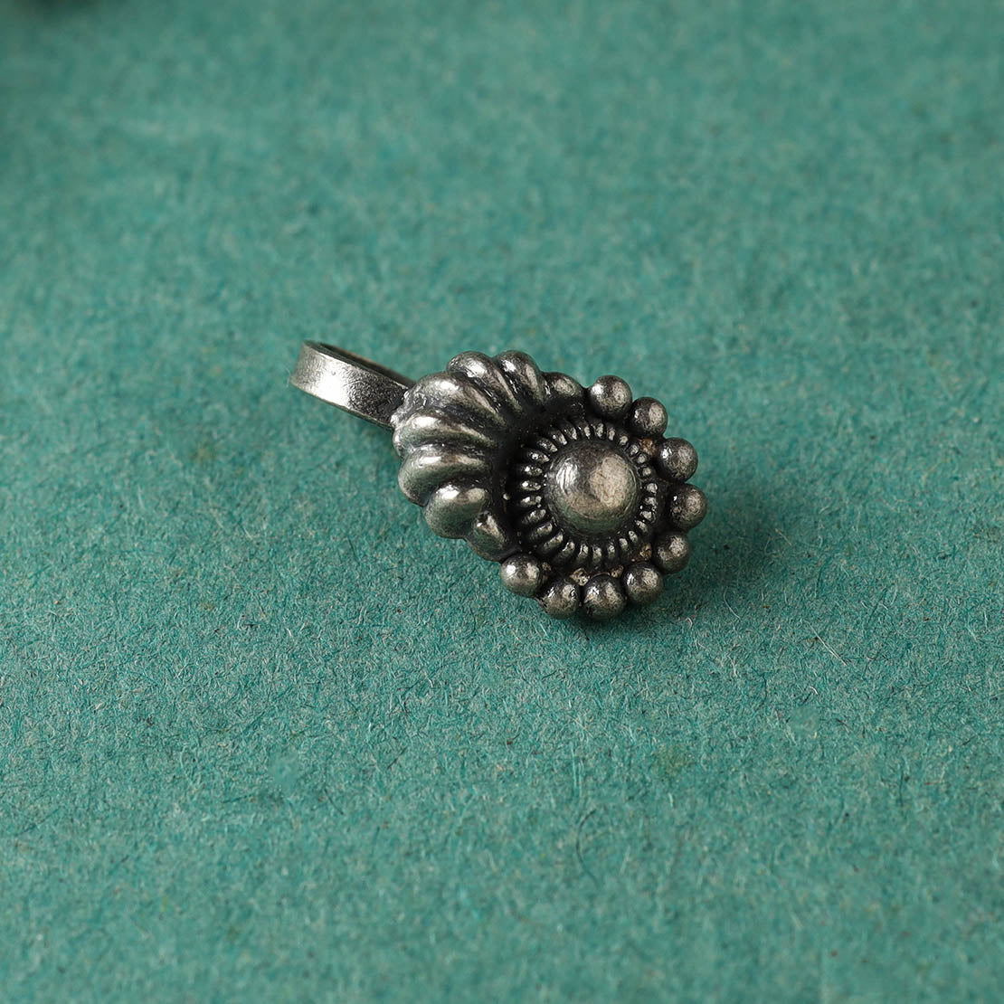 HAVELI CHRONICLES Antique Padma Sterling Silver Nosepin - view 2