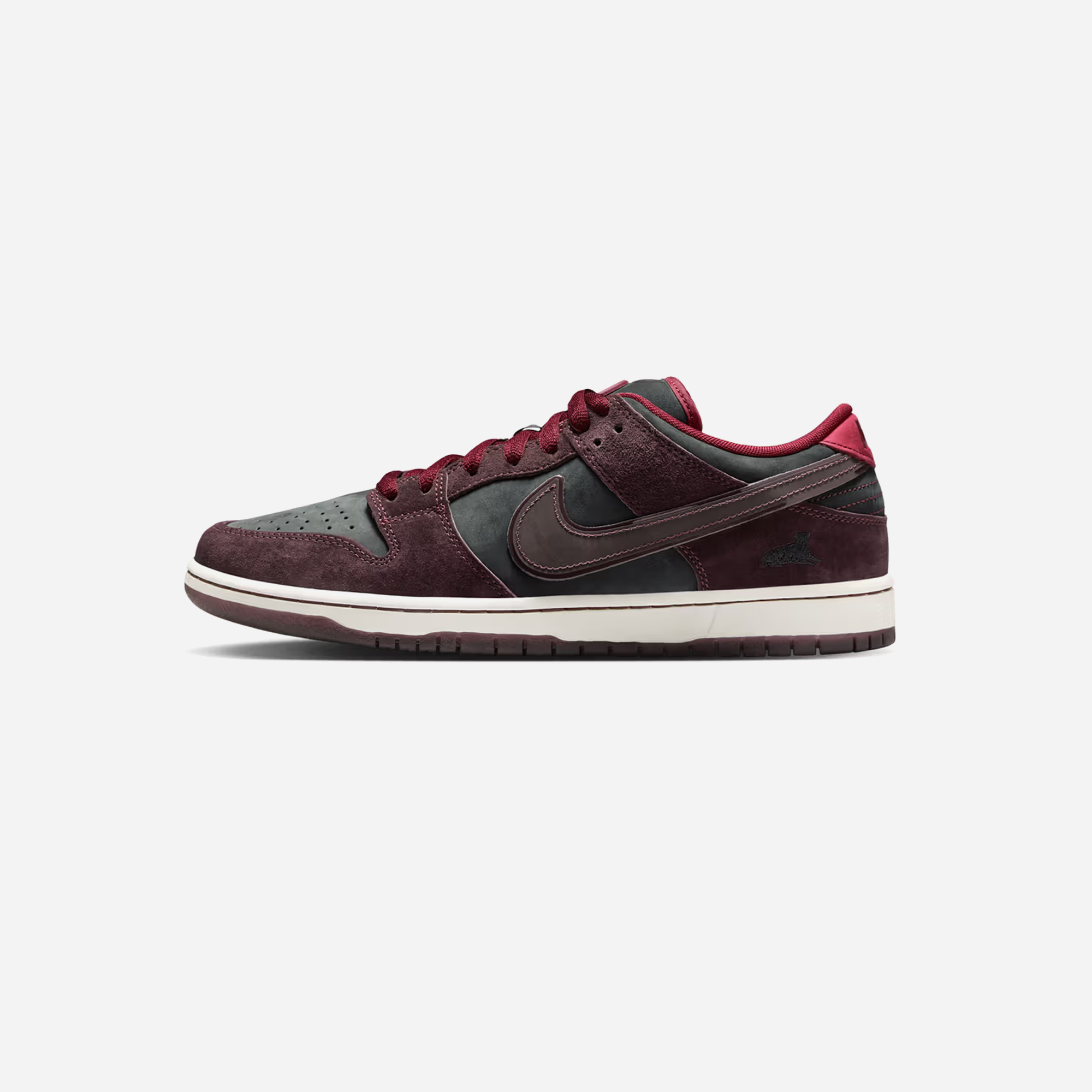 Nike SB Dunk Low Riot Skateshop - view 2